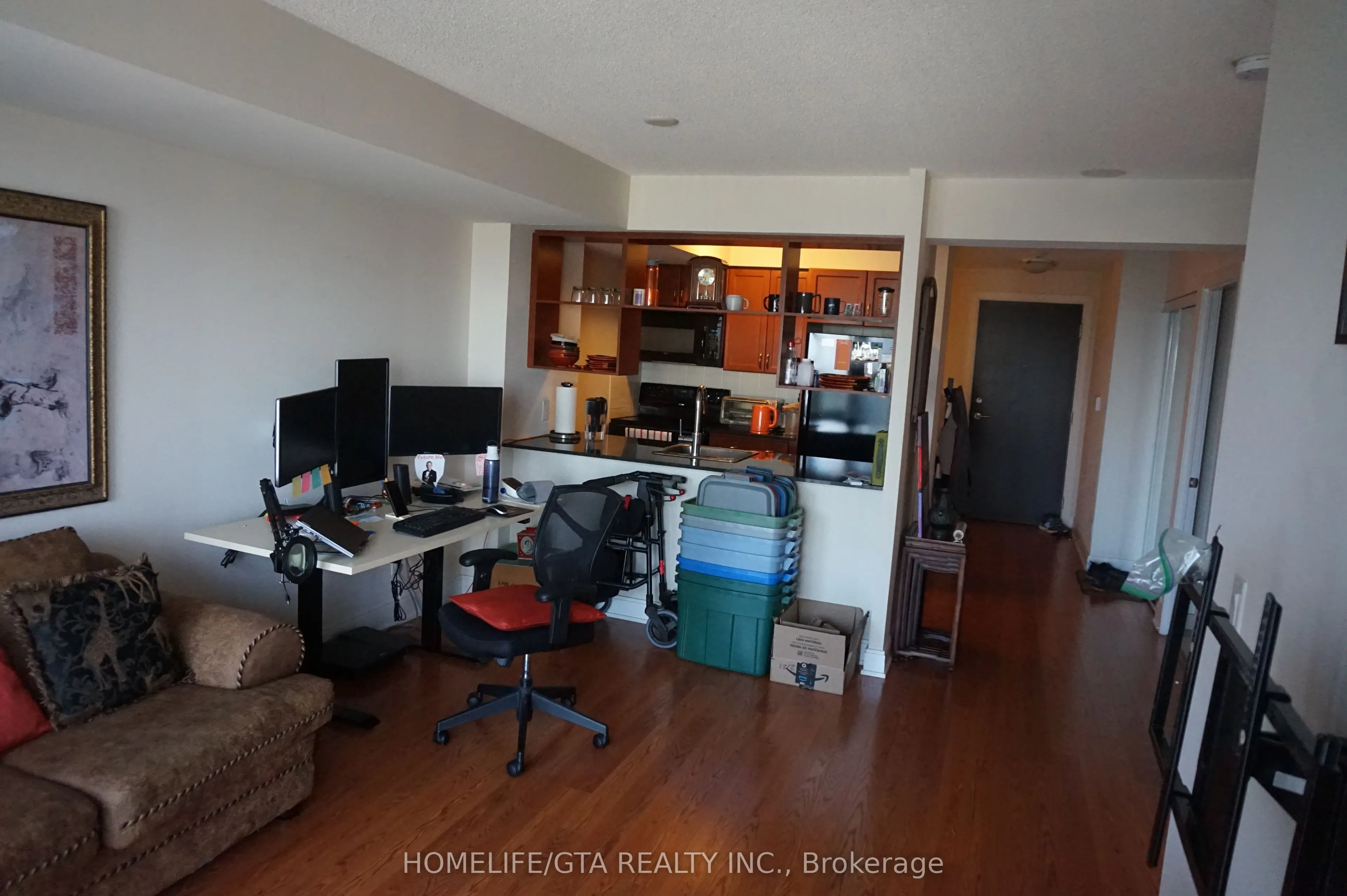 135 Village Green Square, #2121
