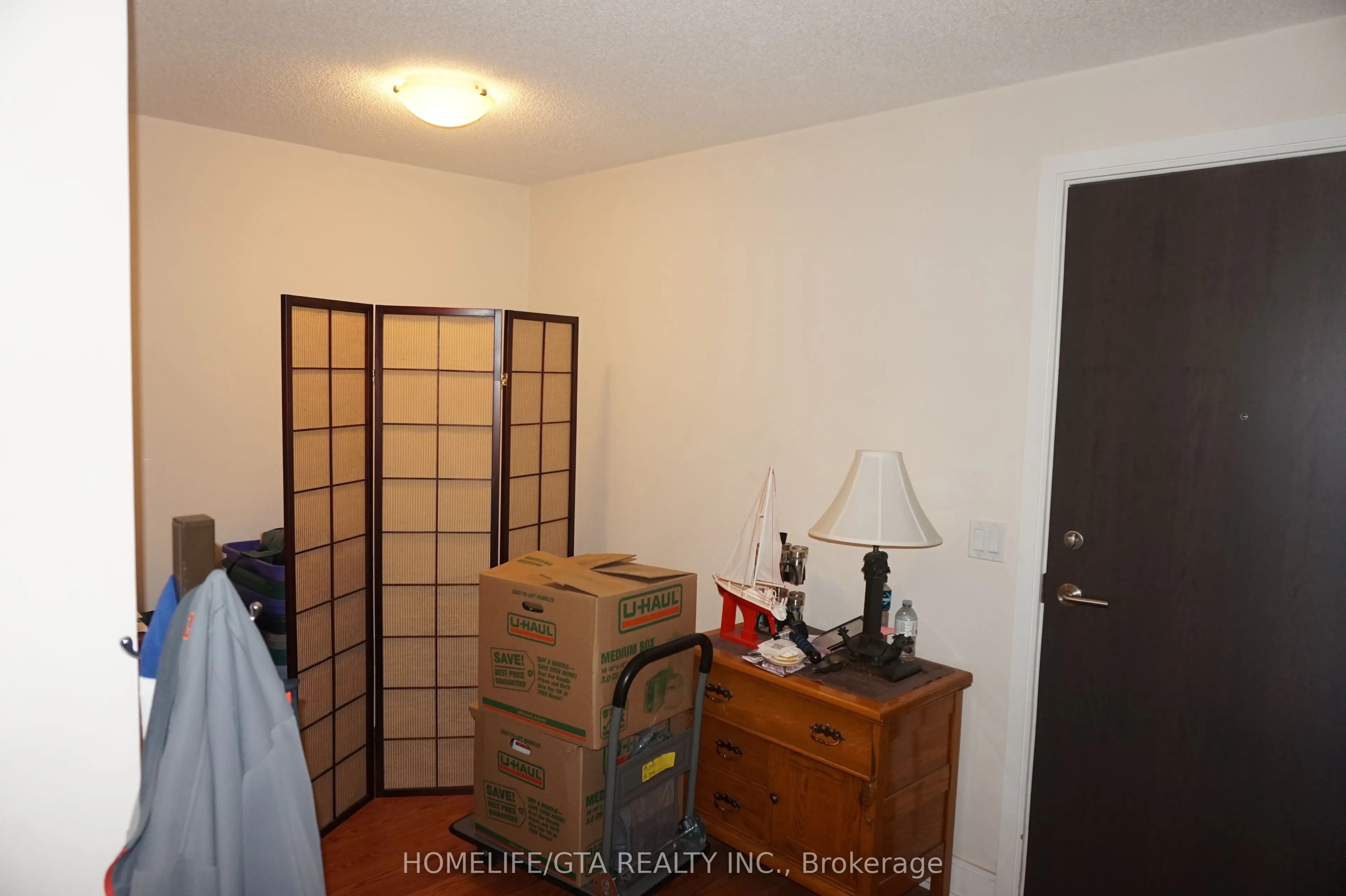 135 Village Green Square, #2121