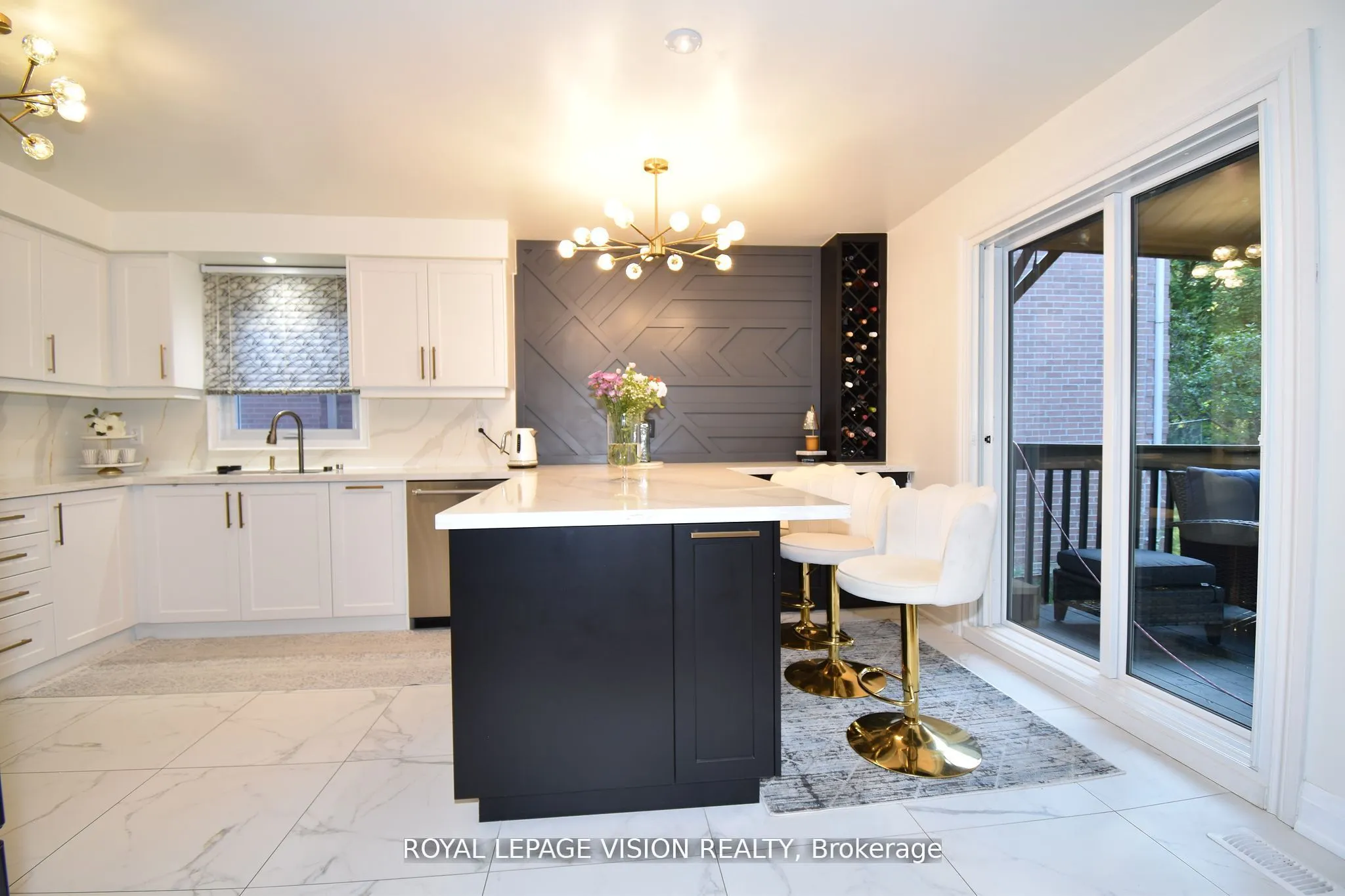 28 Valley Centre Drive S
