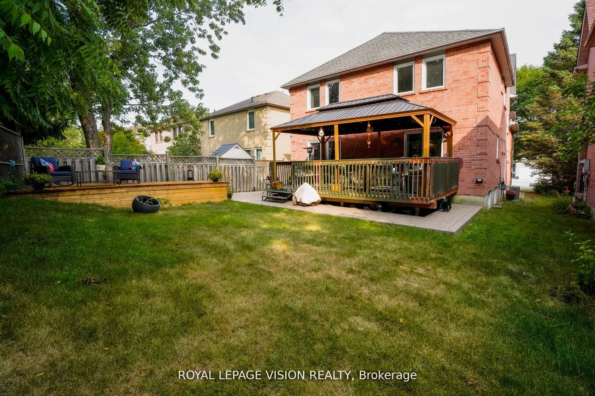 28 Valley Centre Drive S