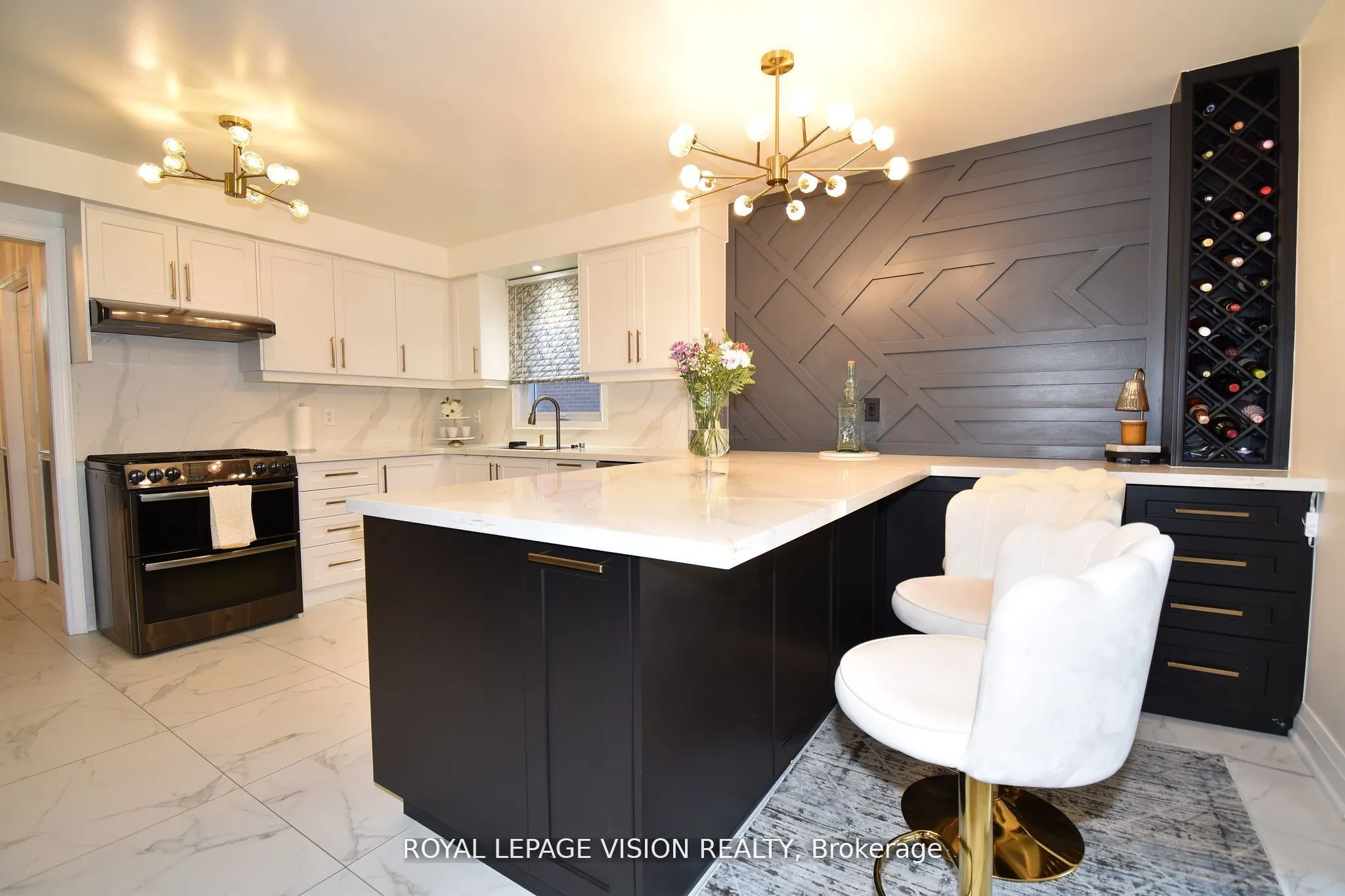28 Valley Centre Drive S
