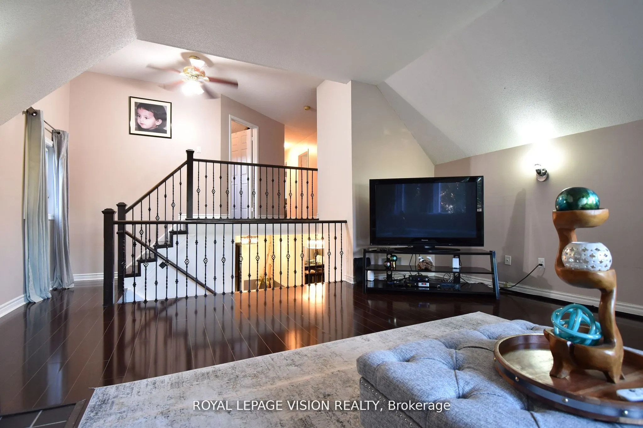 28 Valley Centre Drive S