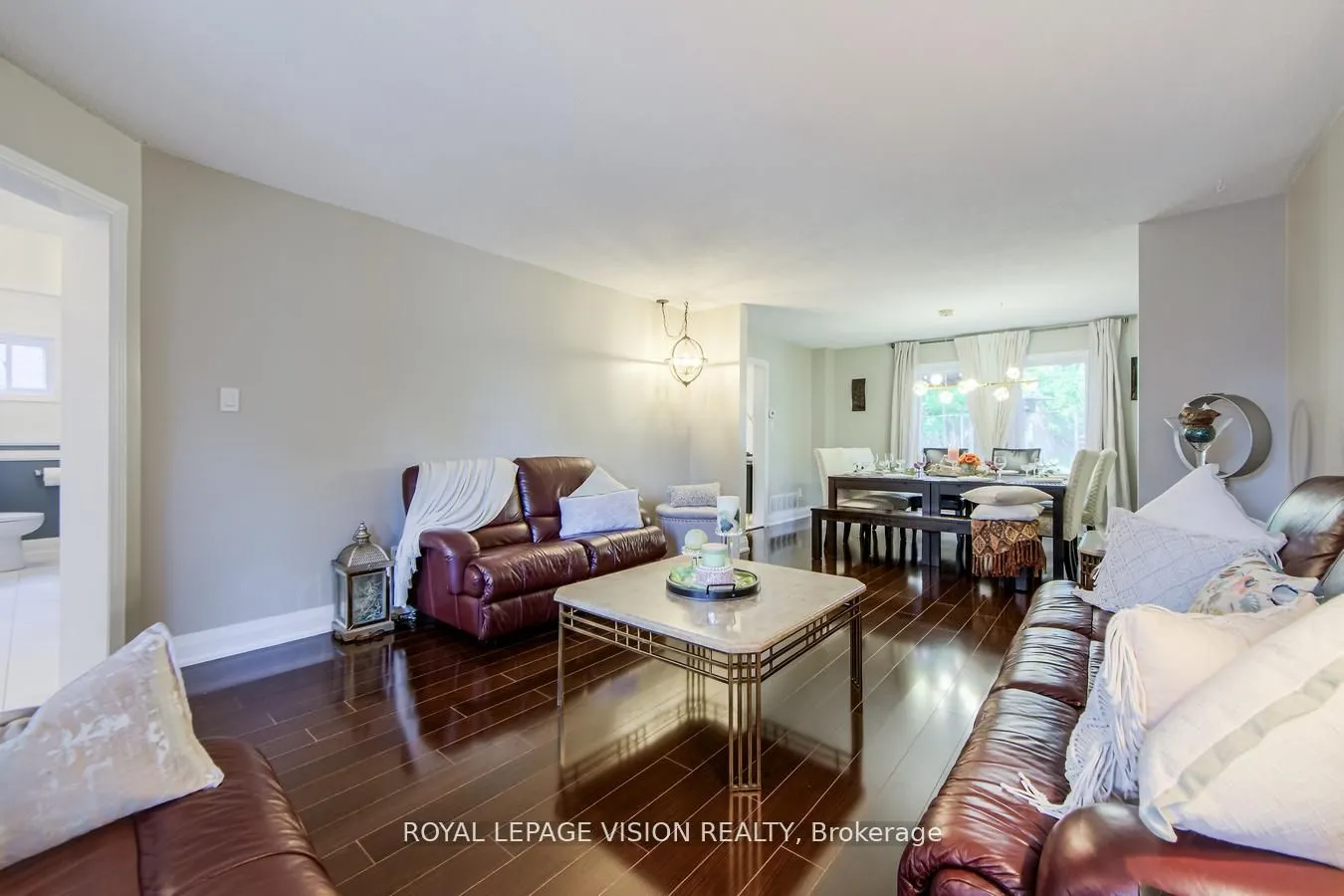 28 Valley Centre Drive S