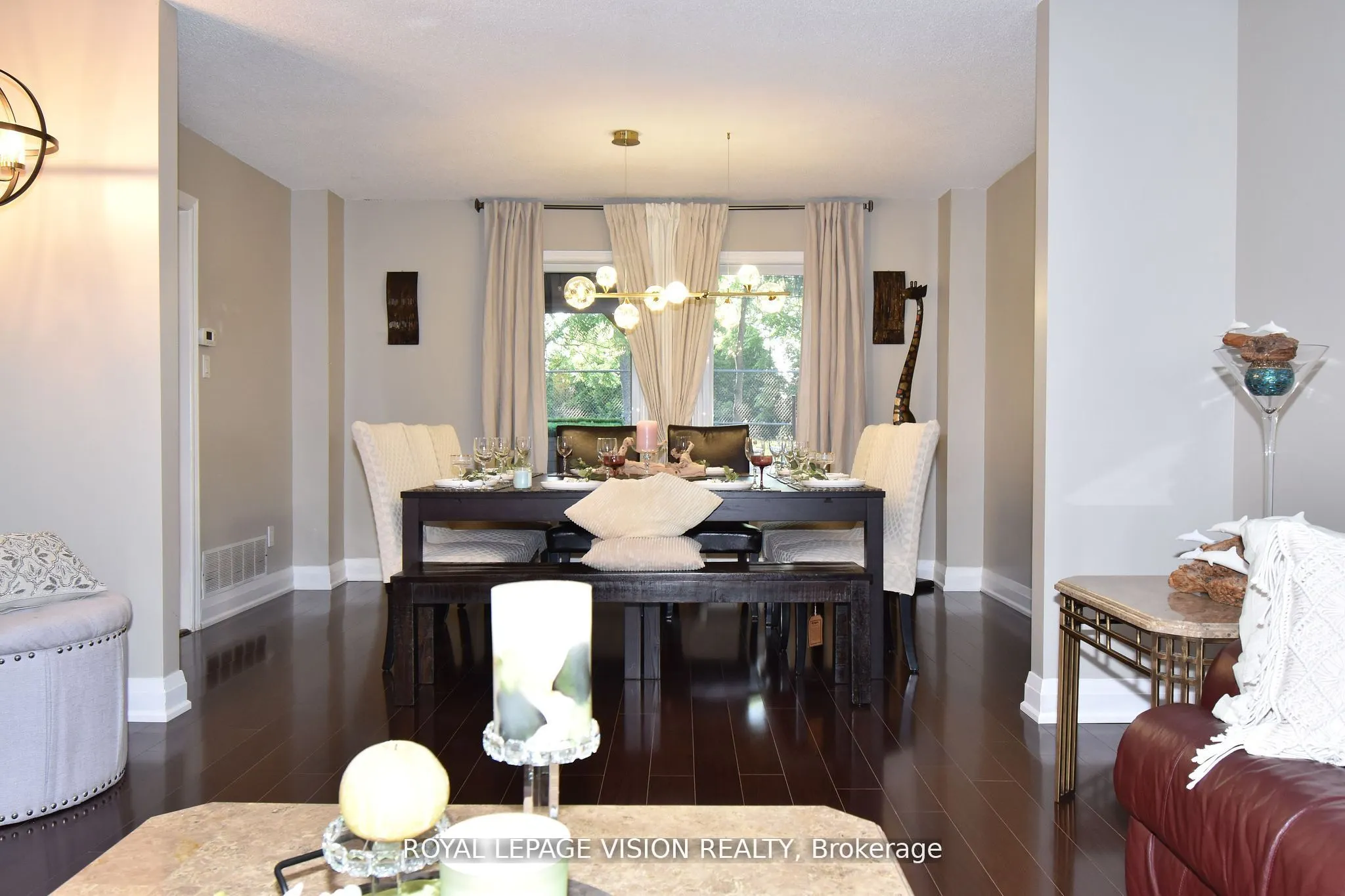 28 Valley Centre Drive S