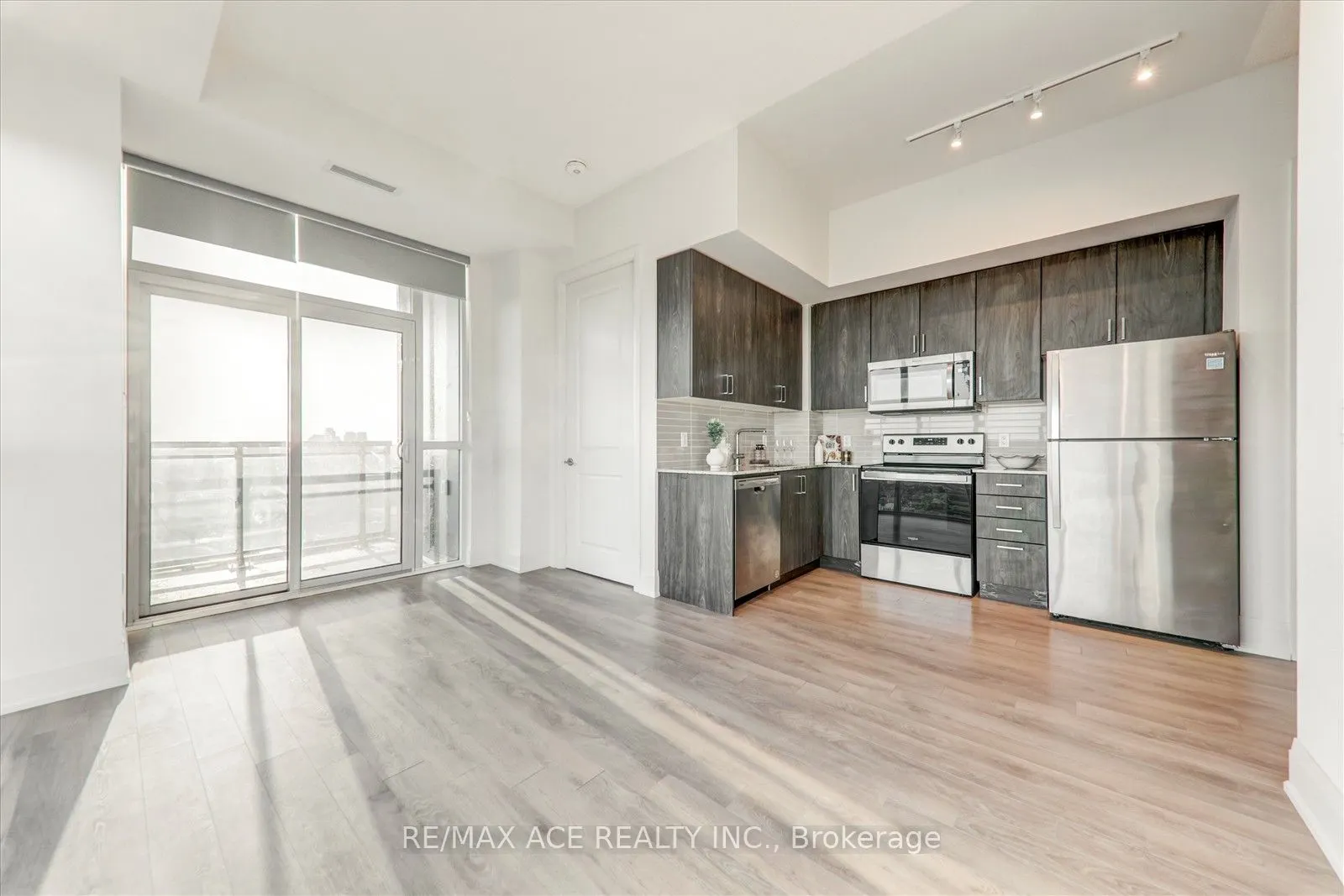 20 Meadowglen Place, #2606