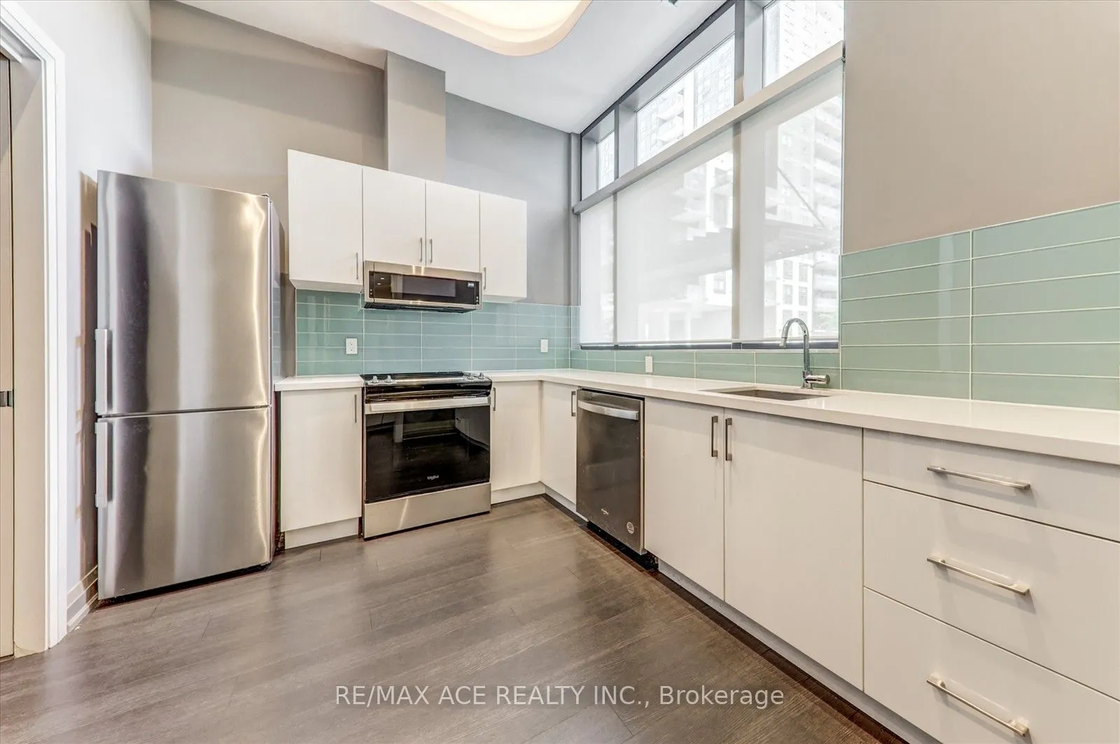 20 Meadowglen Place, #2606