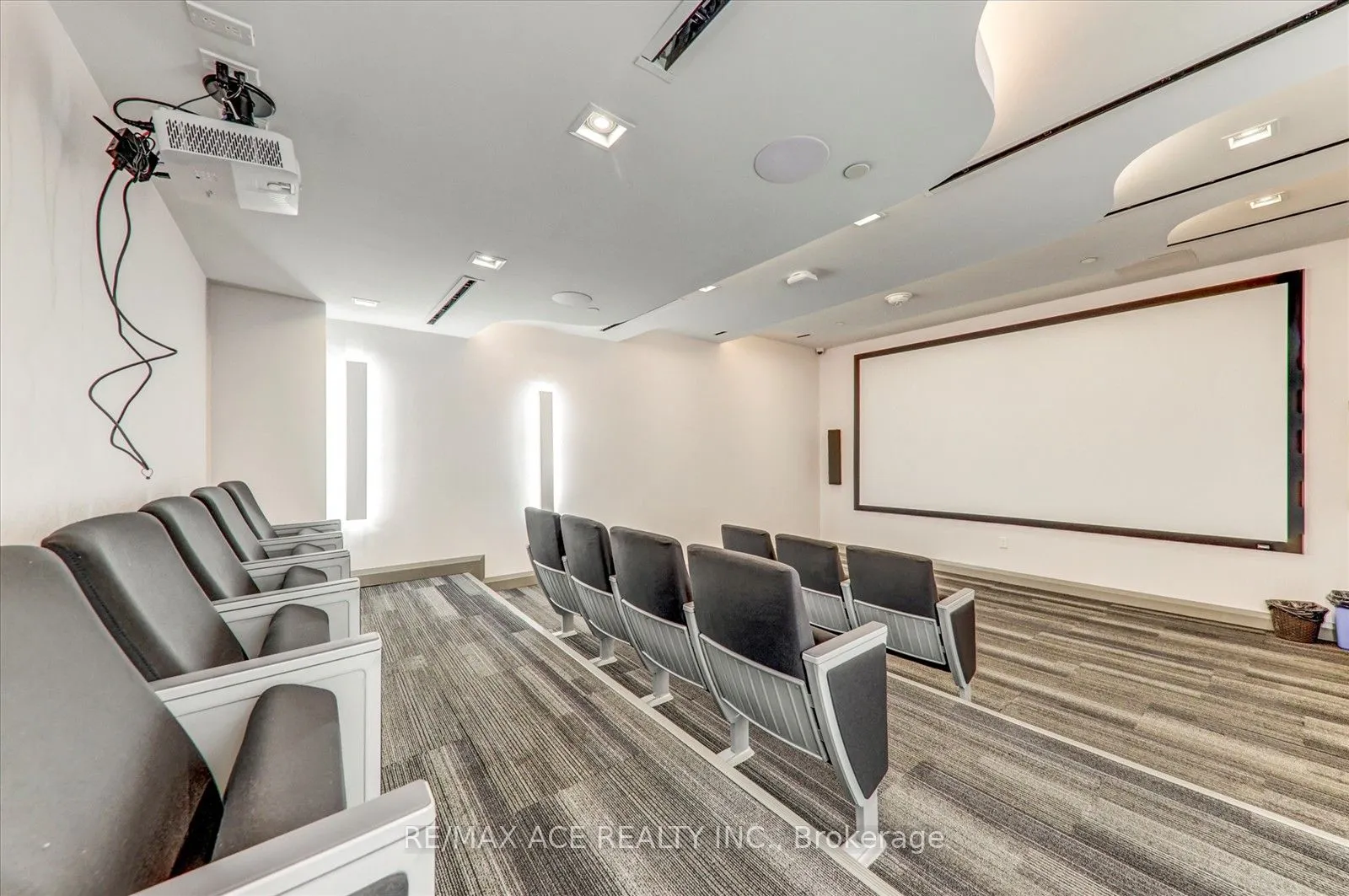 20 Meadowglen Place, #2606