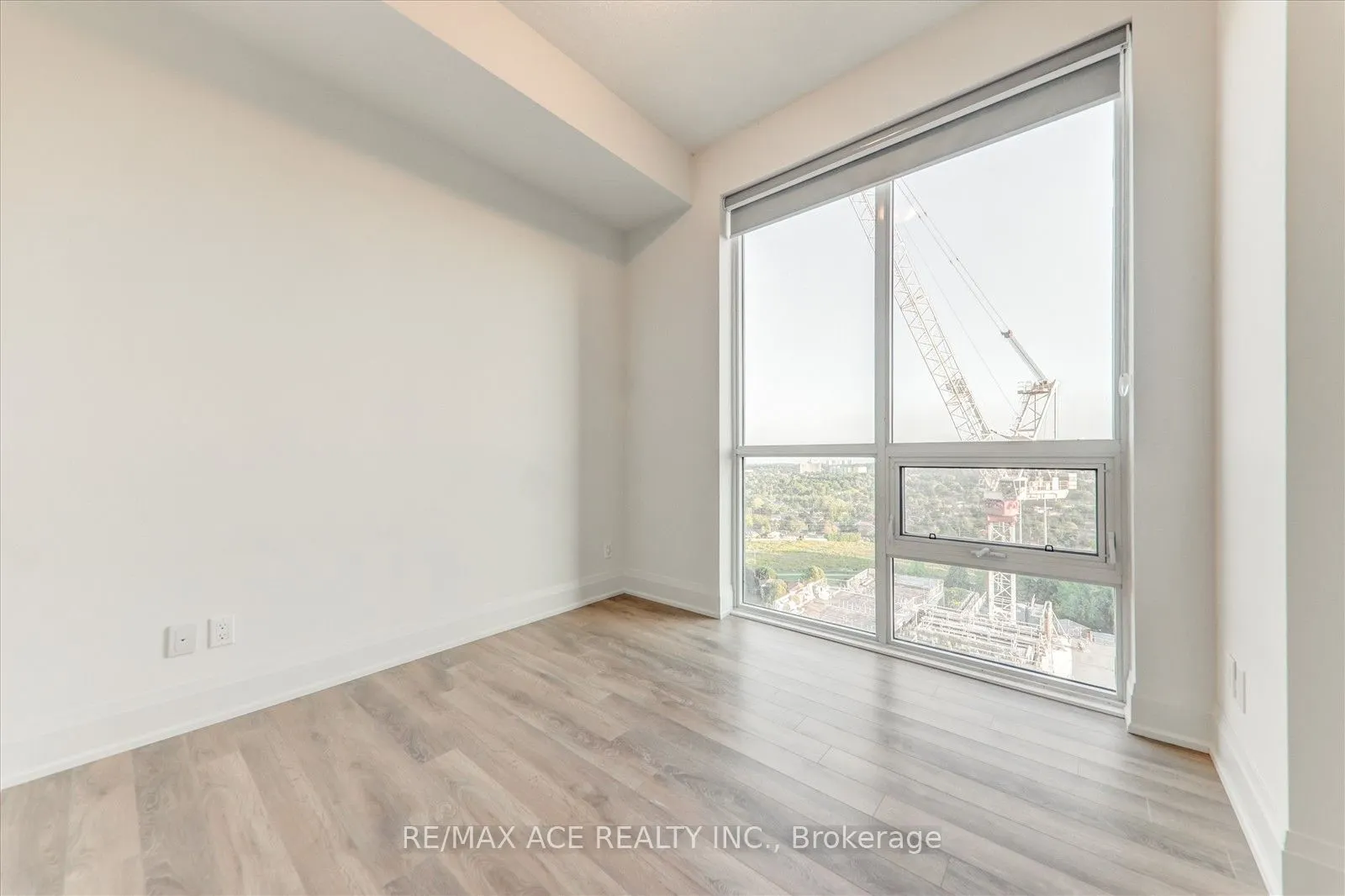 20 Meadowglen Place, #2606