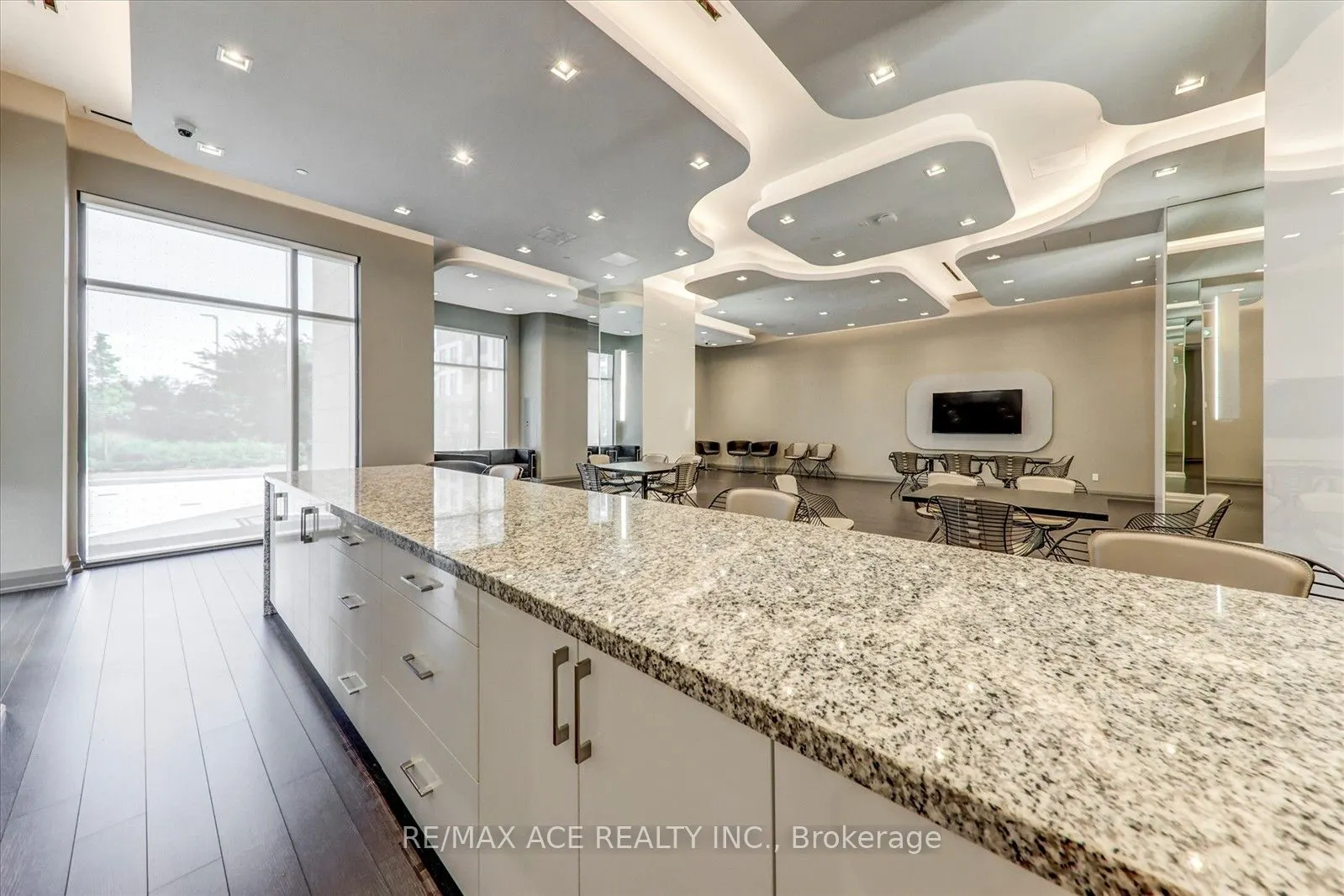20 Meadowglen Place, #2606