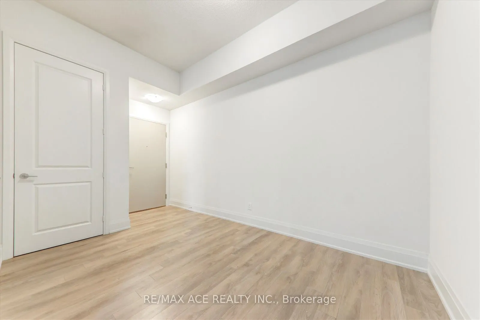 20 Meadowglen Place, #2606