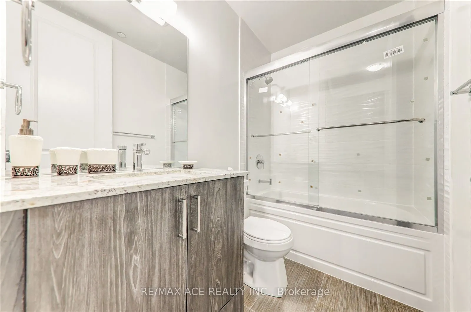 20 Meadowglen Place, #2606