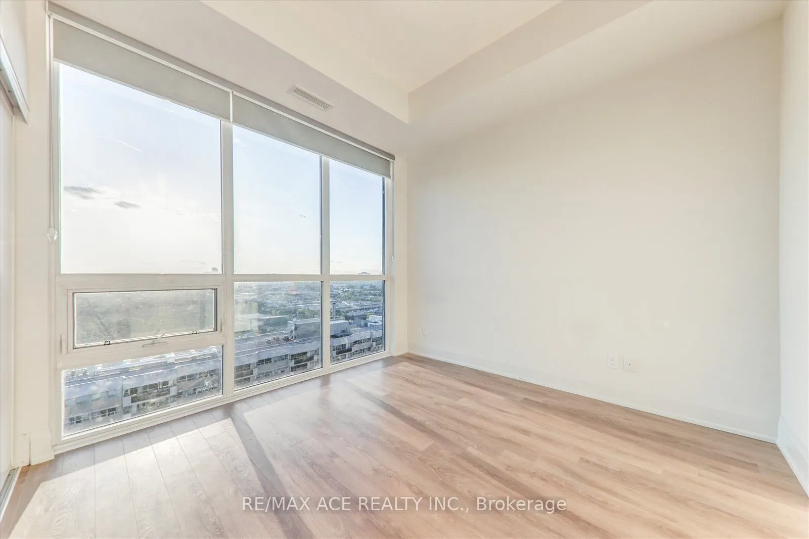20 Meadowglen Place, #2606