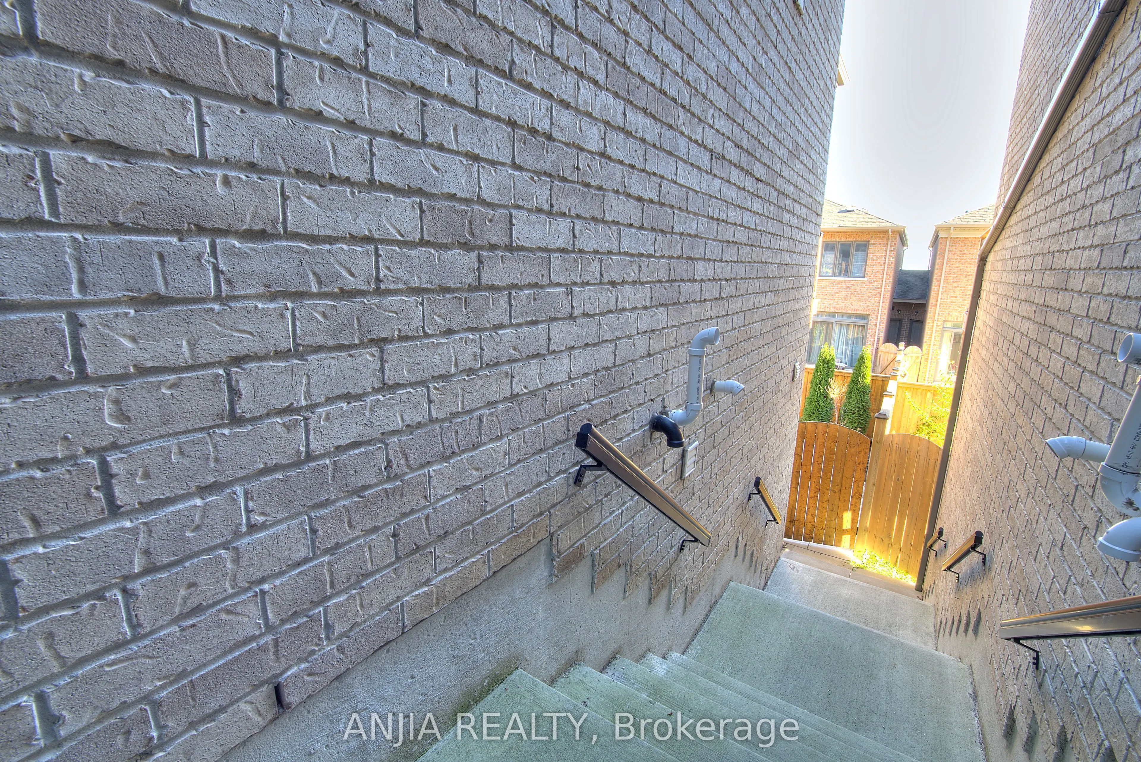 93 Barrister Avenue