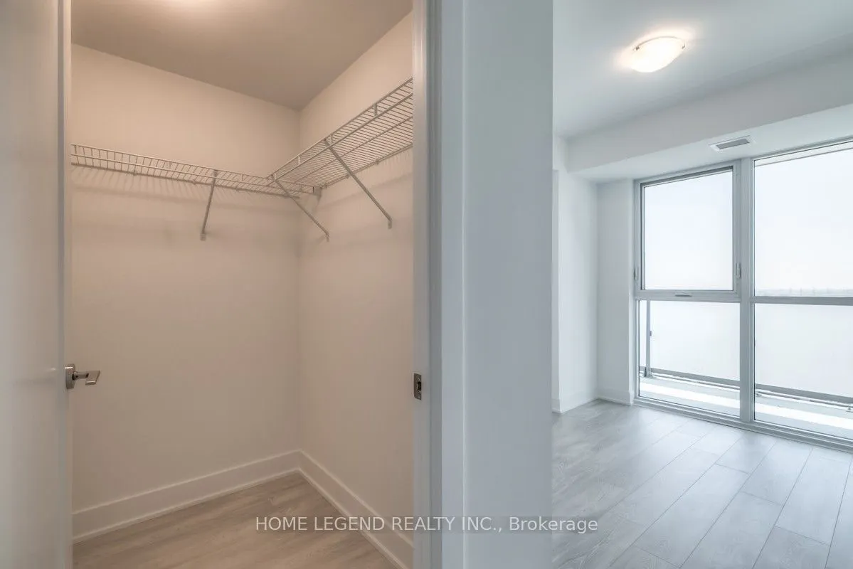 2545 Simcoe Street N, #1208