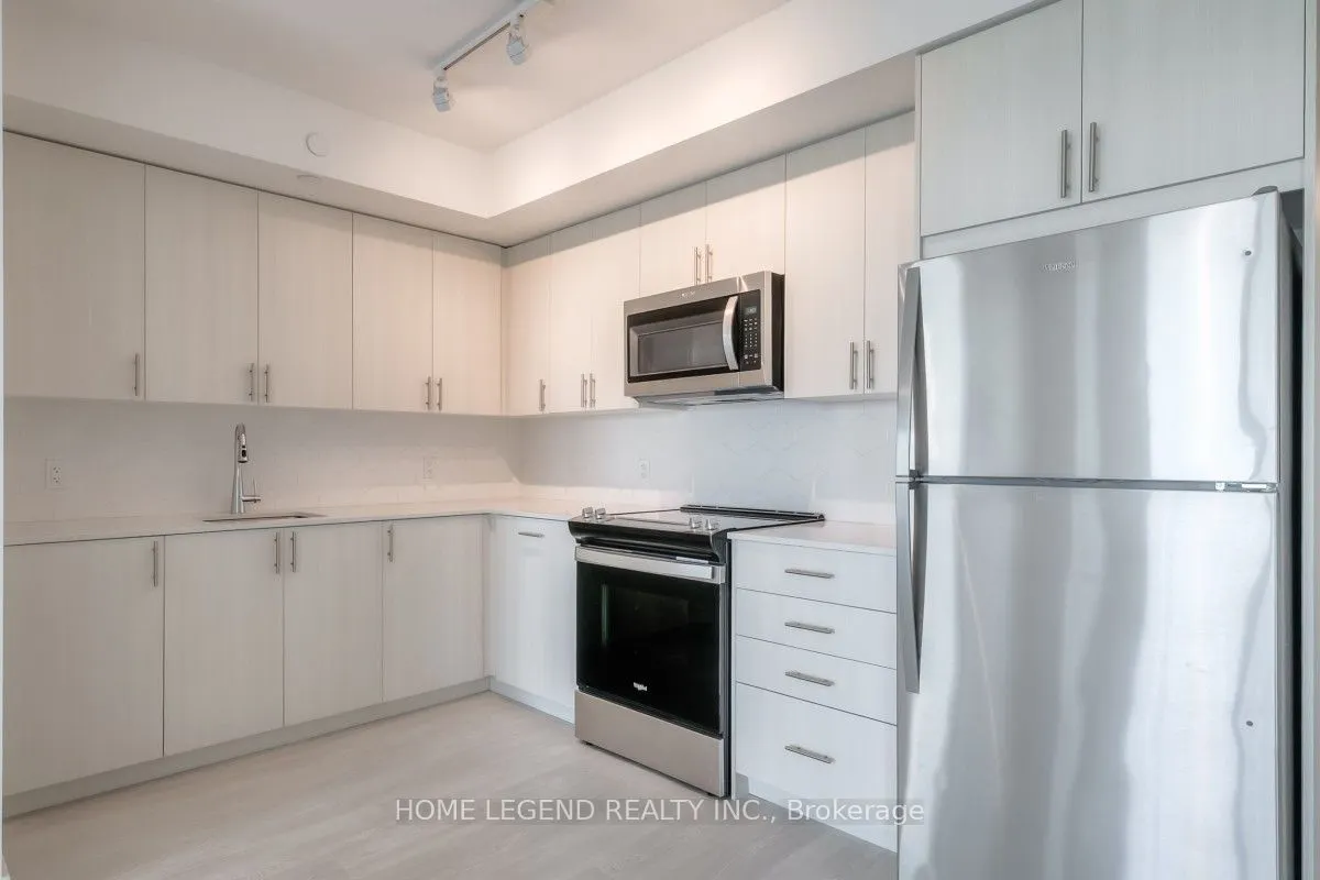 2545 Simcoe Street N, #1208