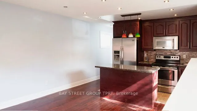 31 West Lynn Avenue