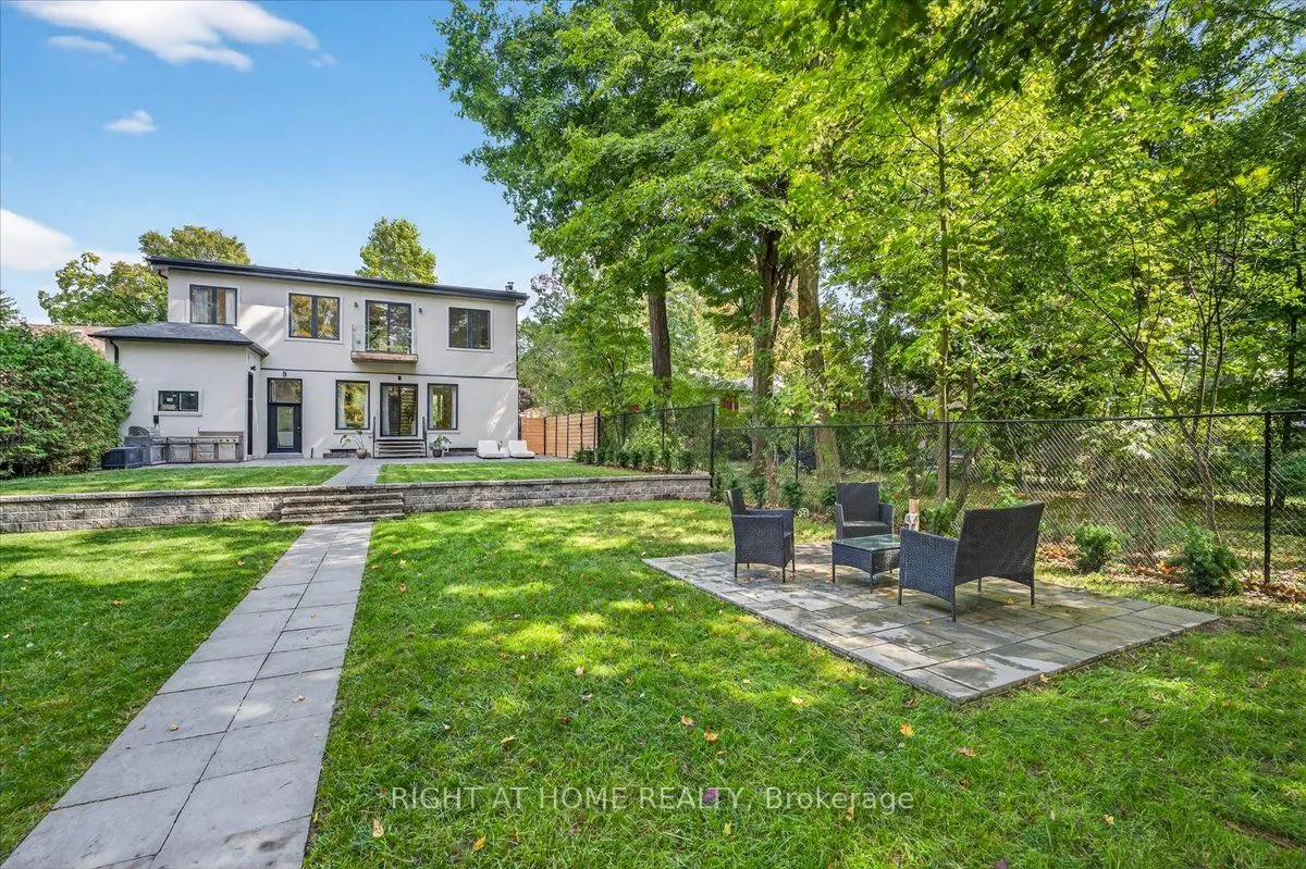 64 Larwood Boulevard