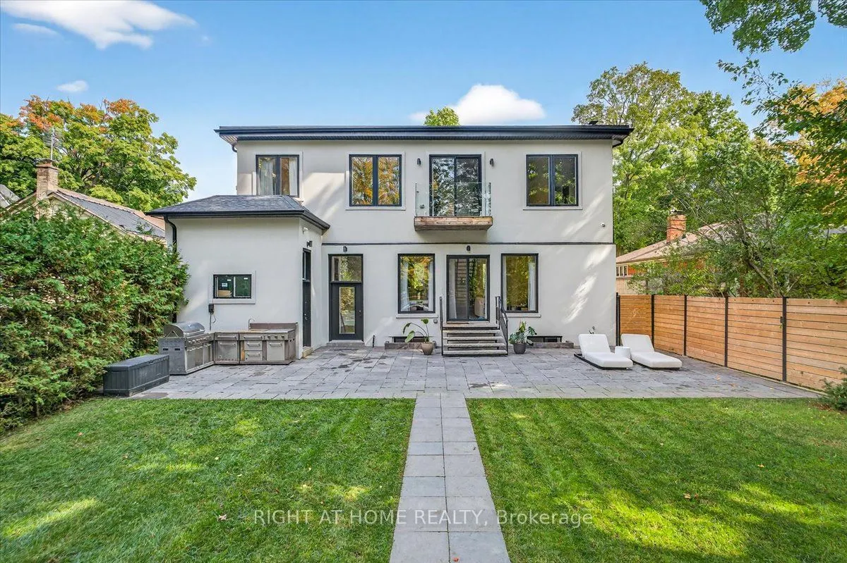 64 Larwood Boulevard