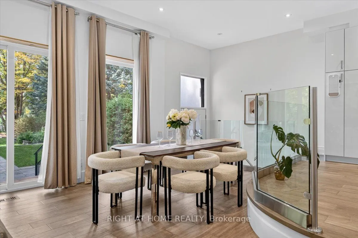 64 Larwood Boulevard