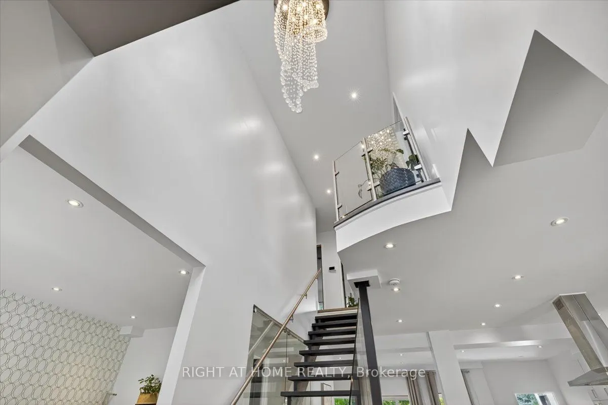 64 Larwood Boulevard