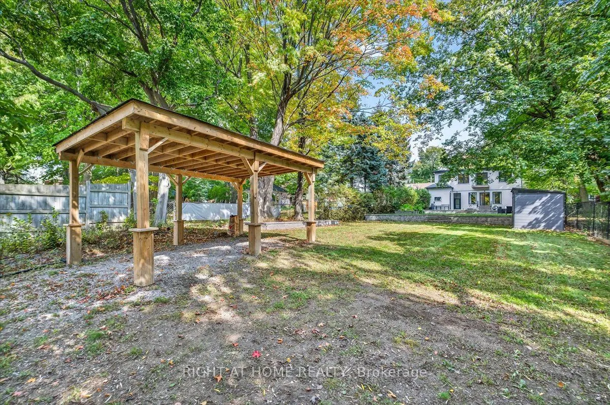 64 Larwood Boulevard