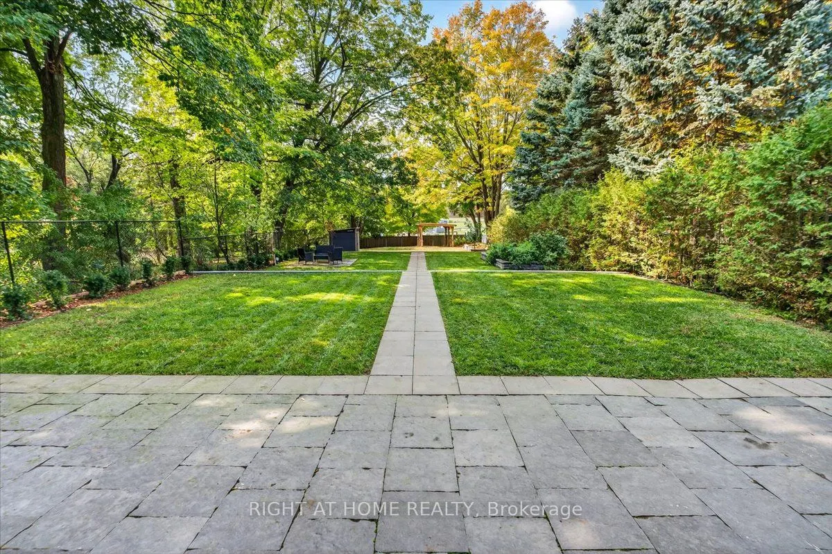 64 Larwood Boulevard