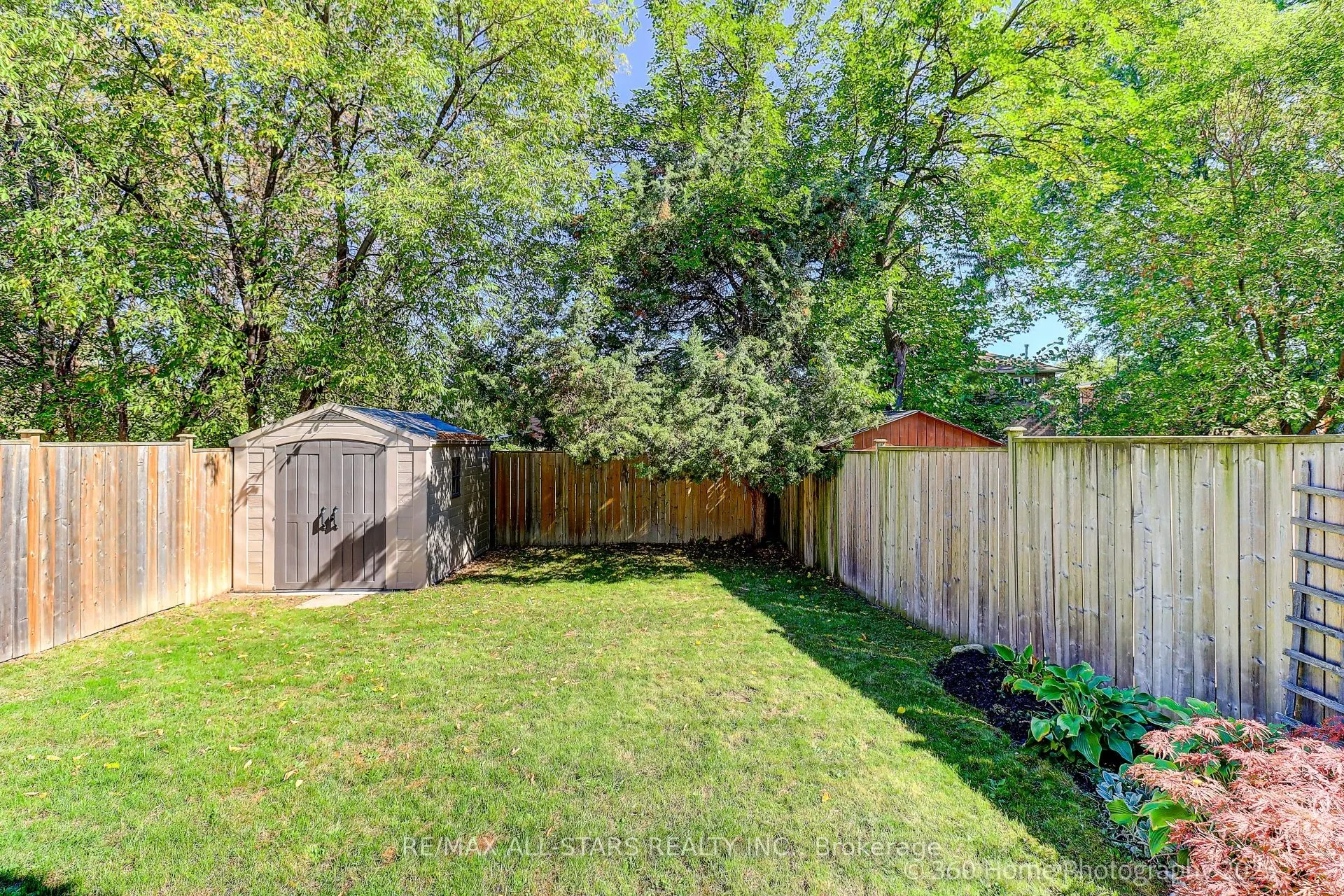 689 Foxwood Trail