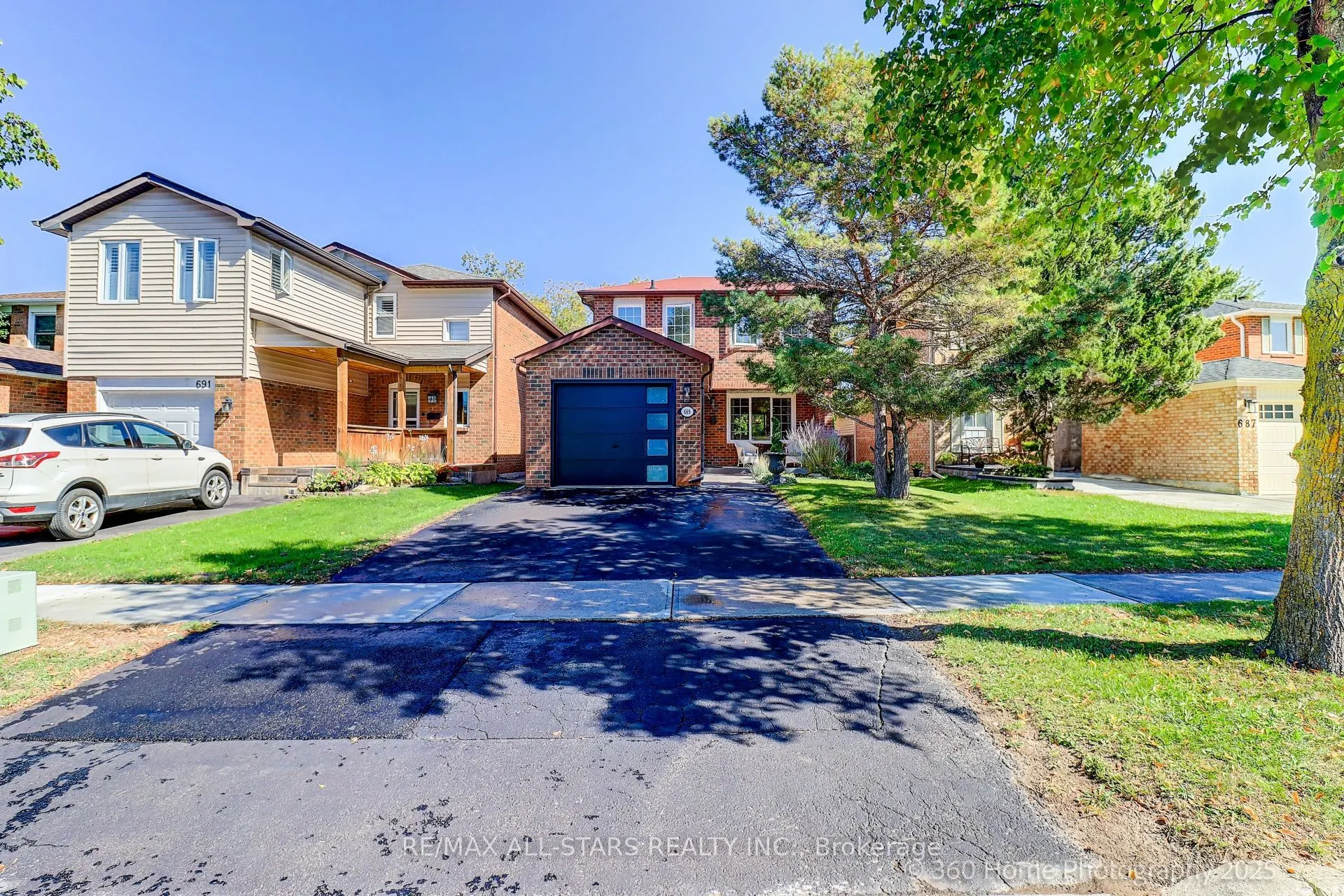 689 Foxwood Trail