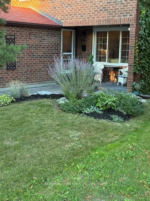 689 Foxwood Trail