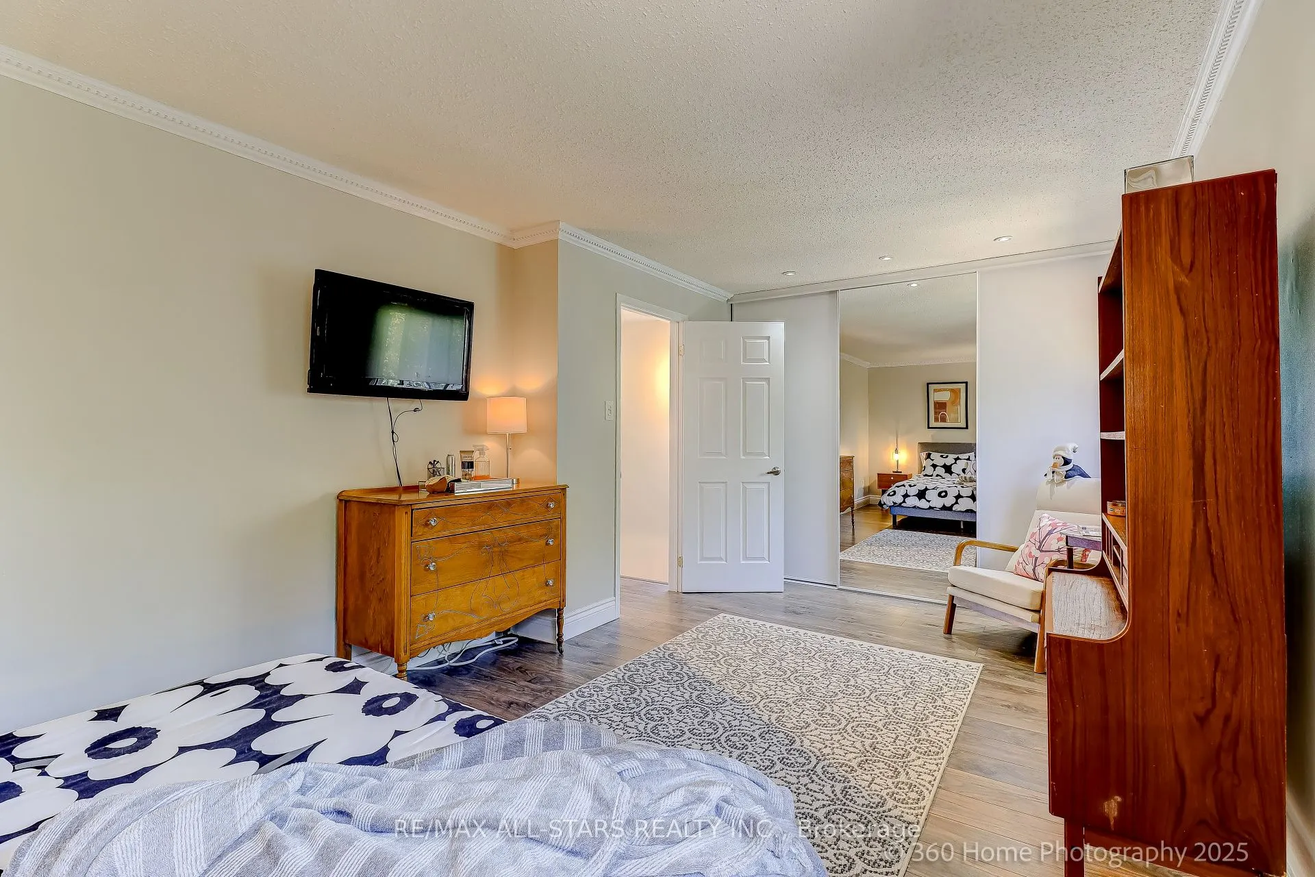 689 Foxwood Trail