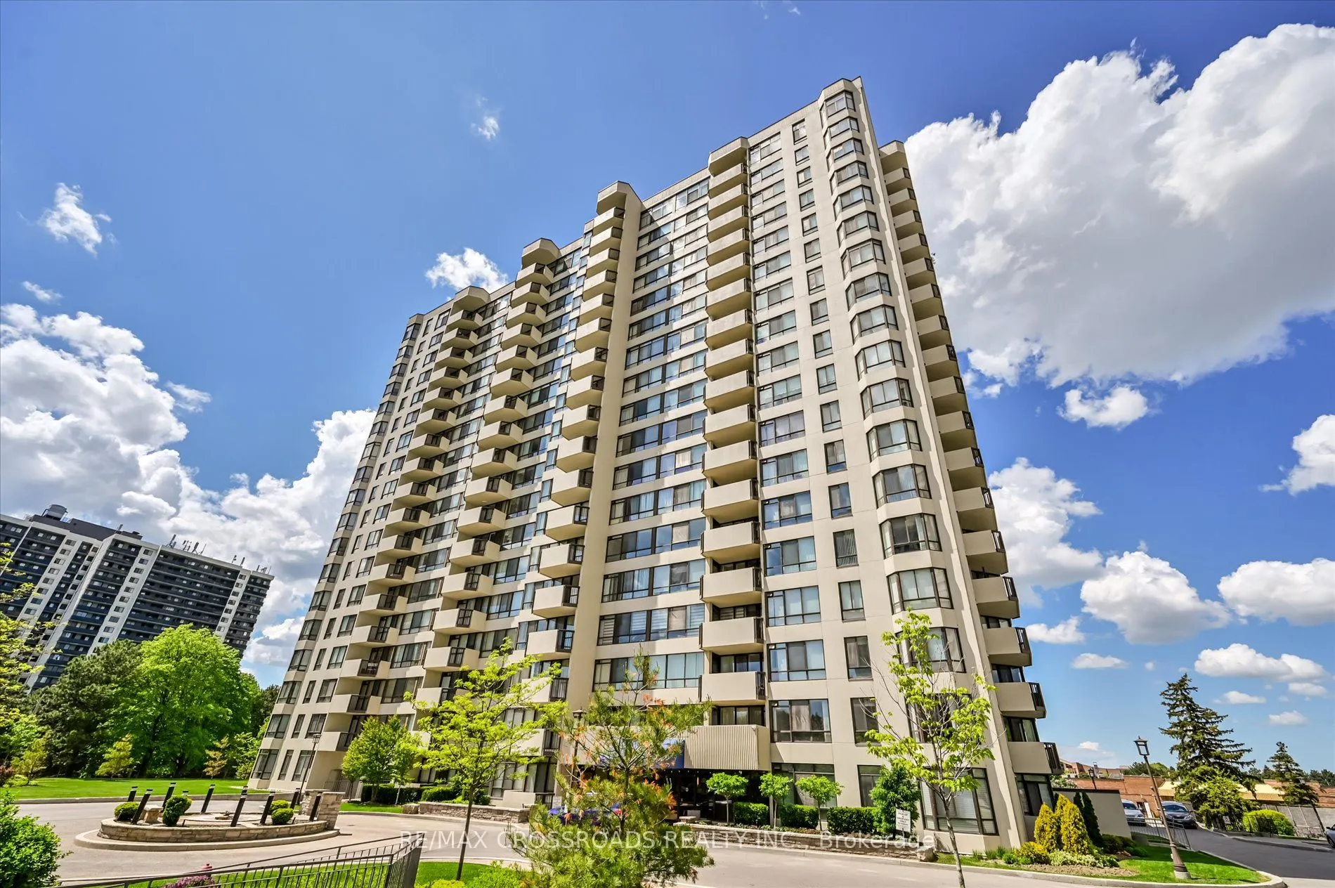 275 Bamburgh Circle, #604
