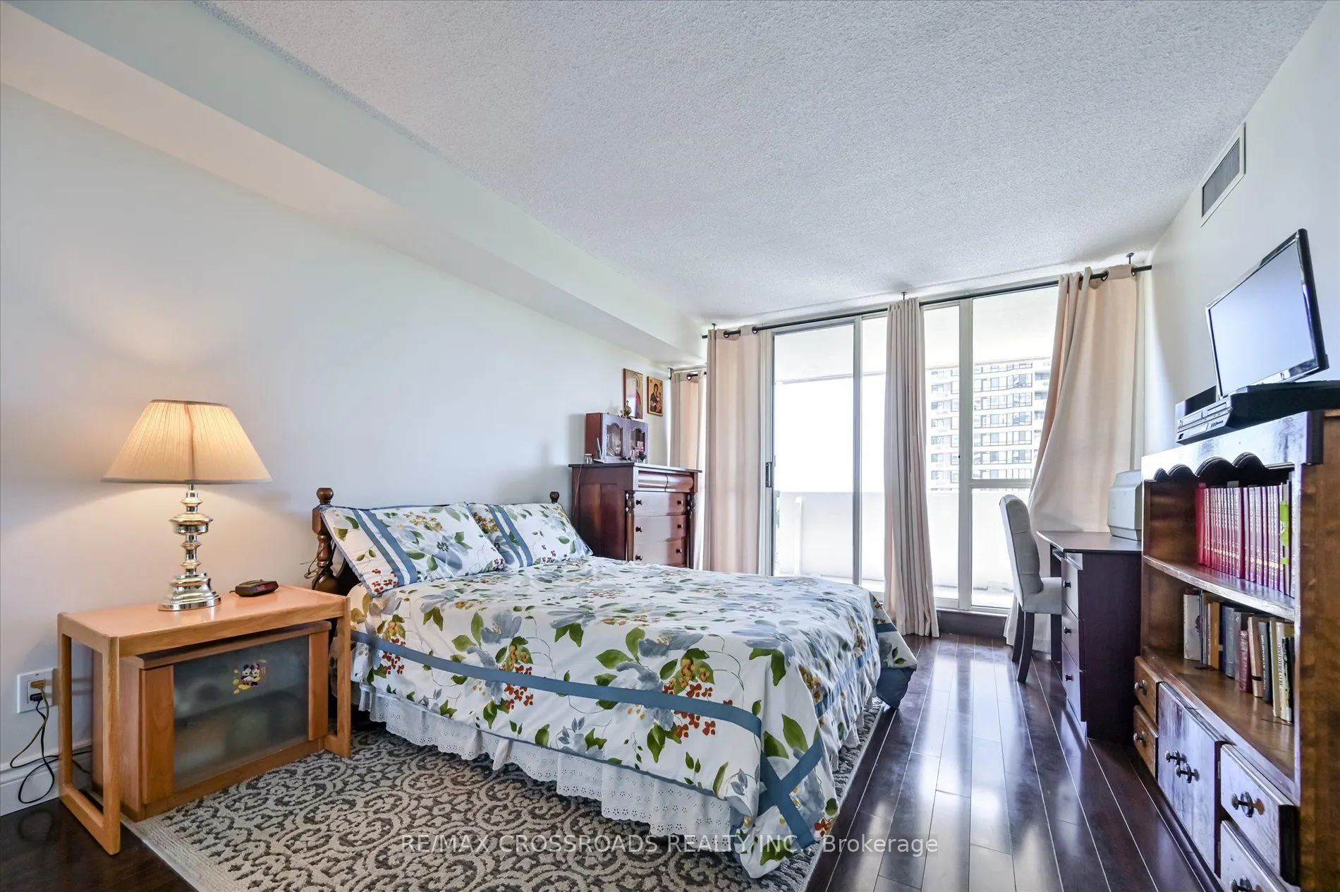 275 Bamburgh Circle, #604