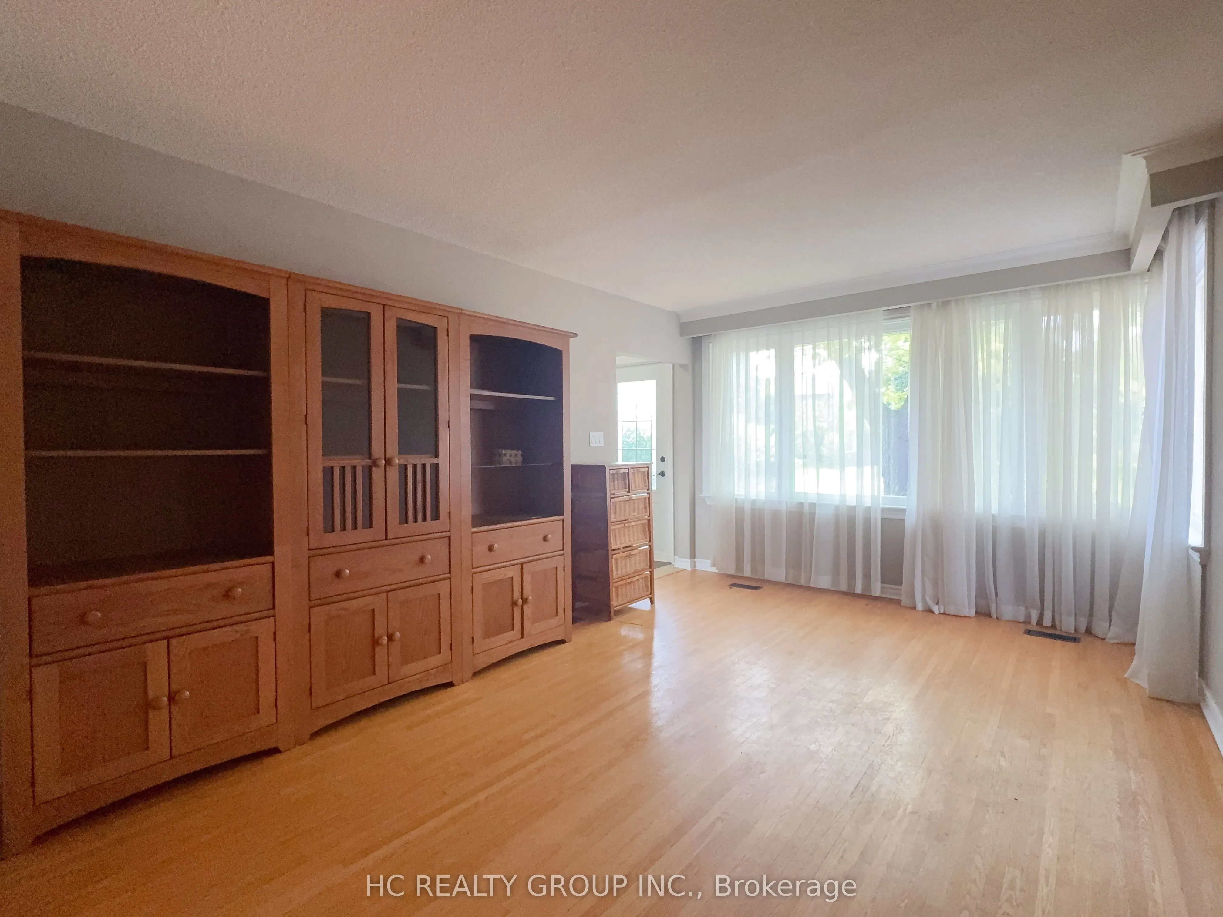 53 Treverton Drive, #Upper