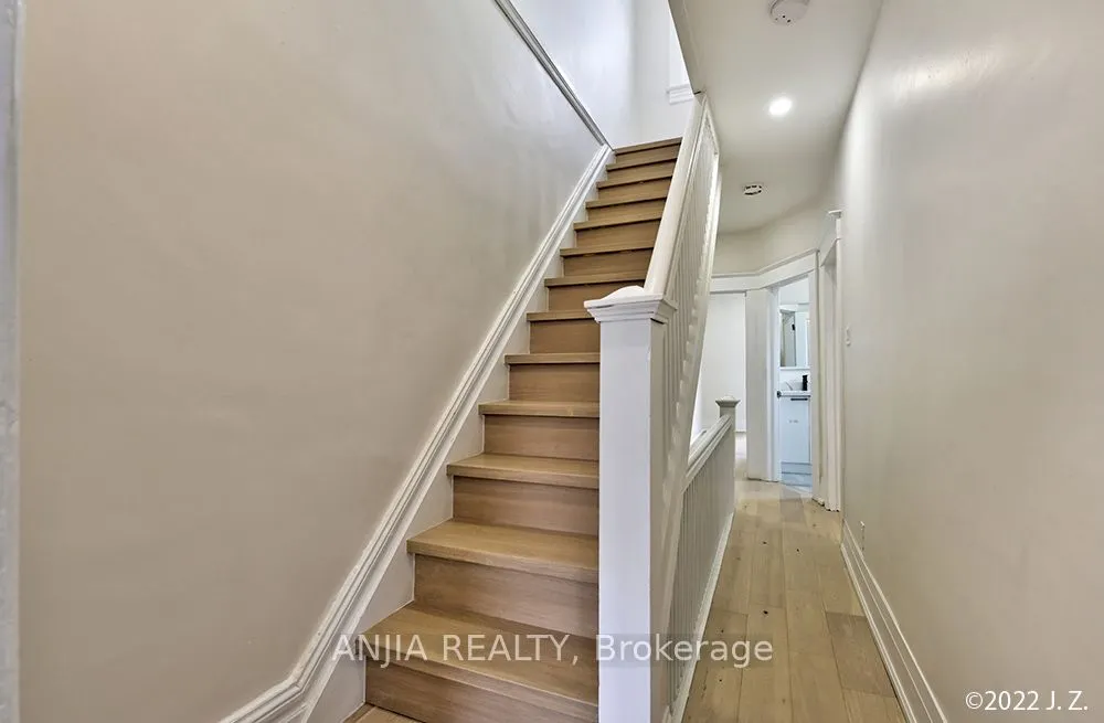812 Logan Avenue, #Upper