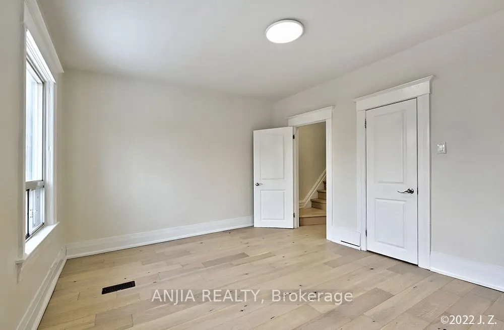 812 Logan Avenue, #Upper