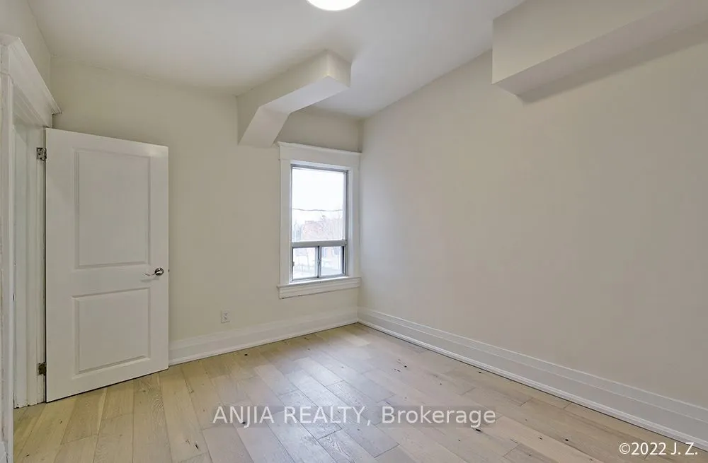 812 Logan Avenue, #Upper