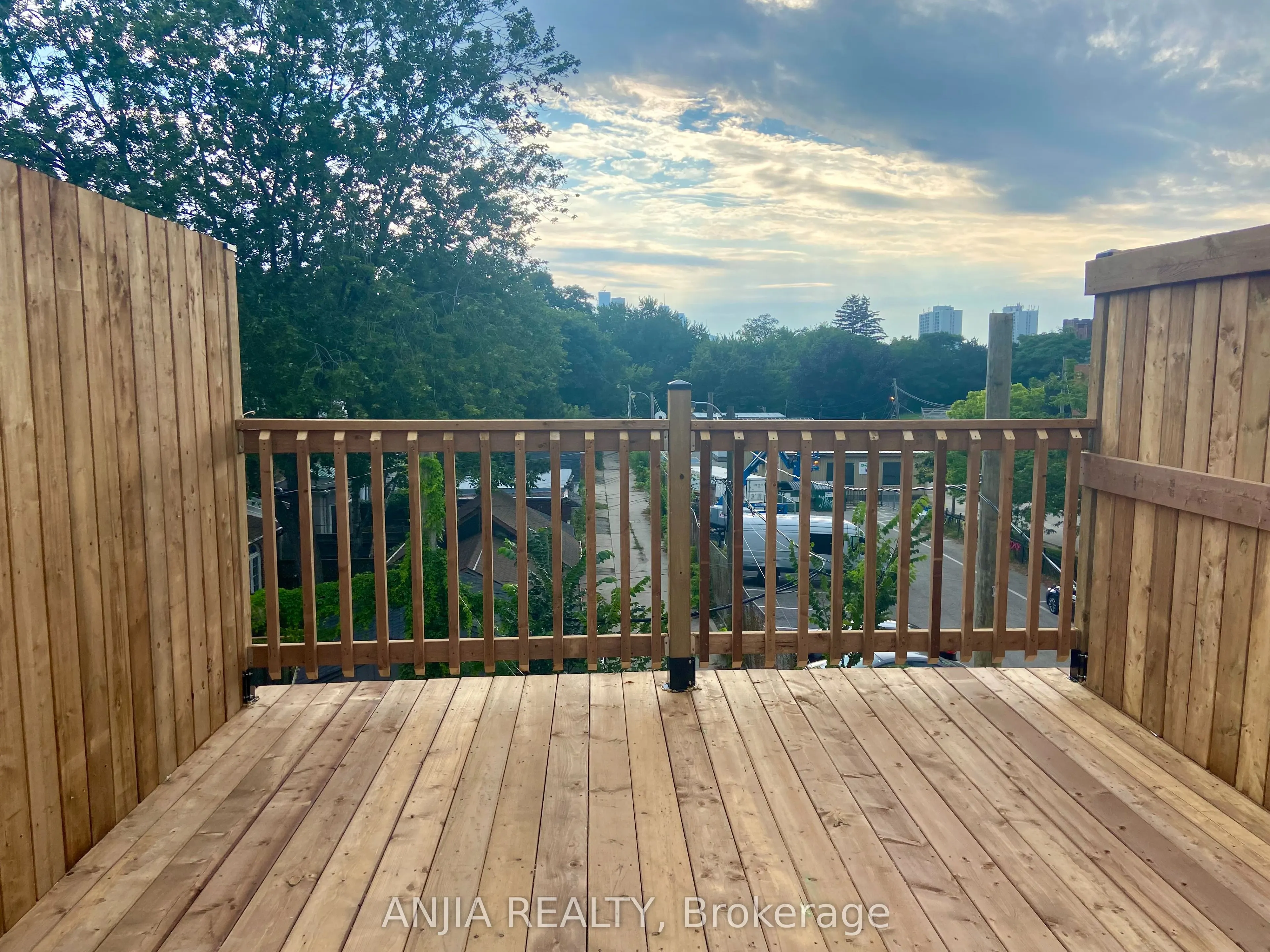 812 Logan Avenue, #Upper