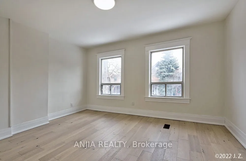 812 Logan Avenue, #Upper