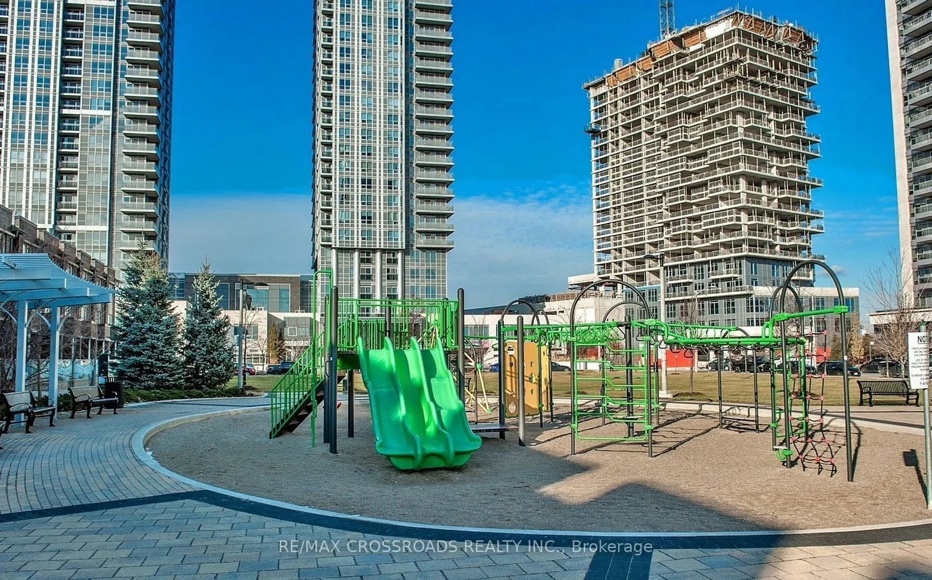 275 Village Green Square, #1722