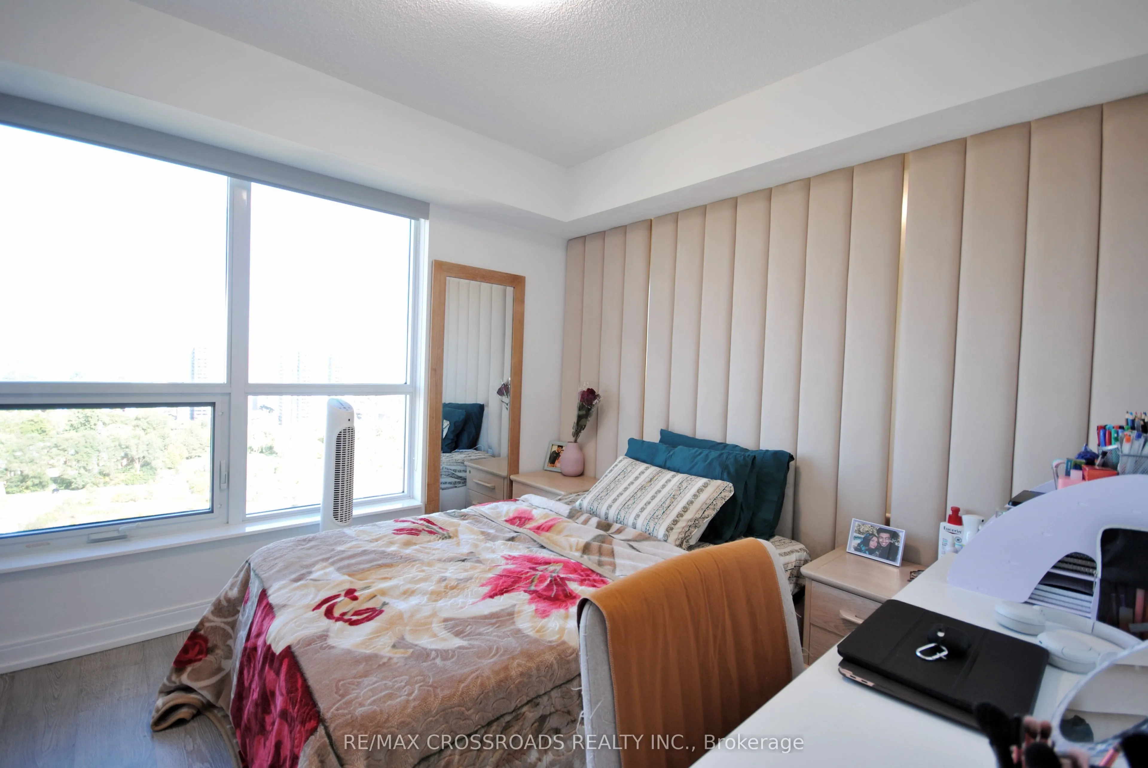 275 Village Green Square, #1722