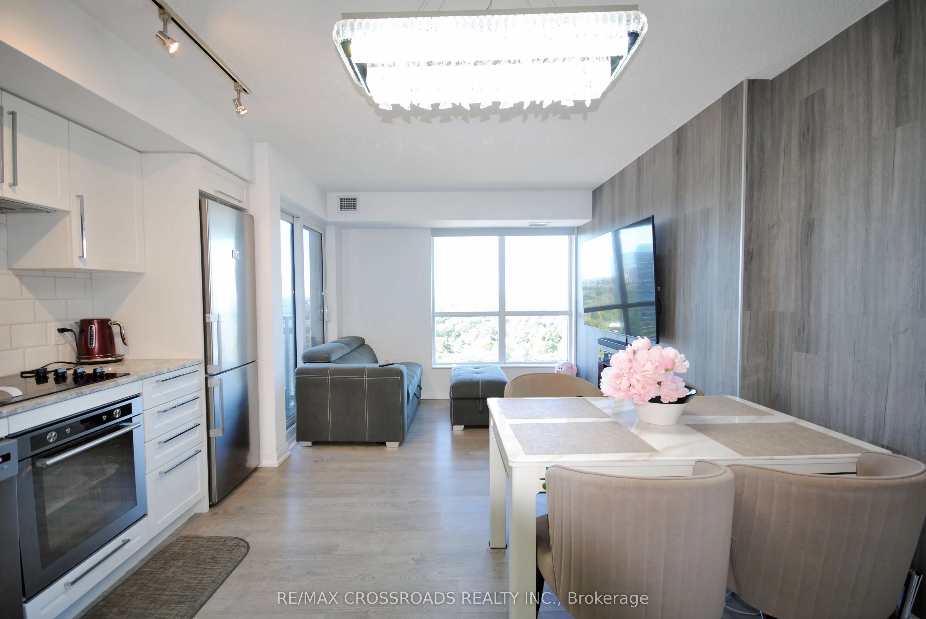 275 Village Green Square, #1722
