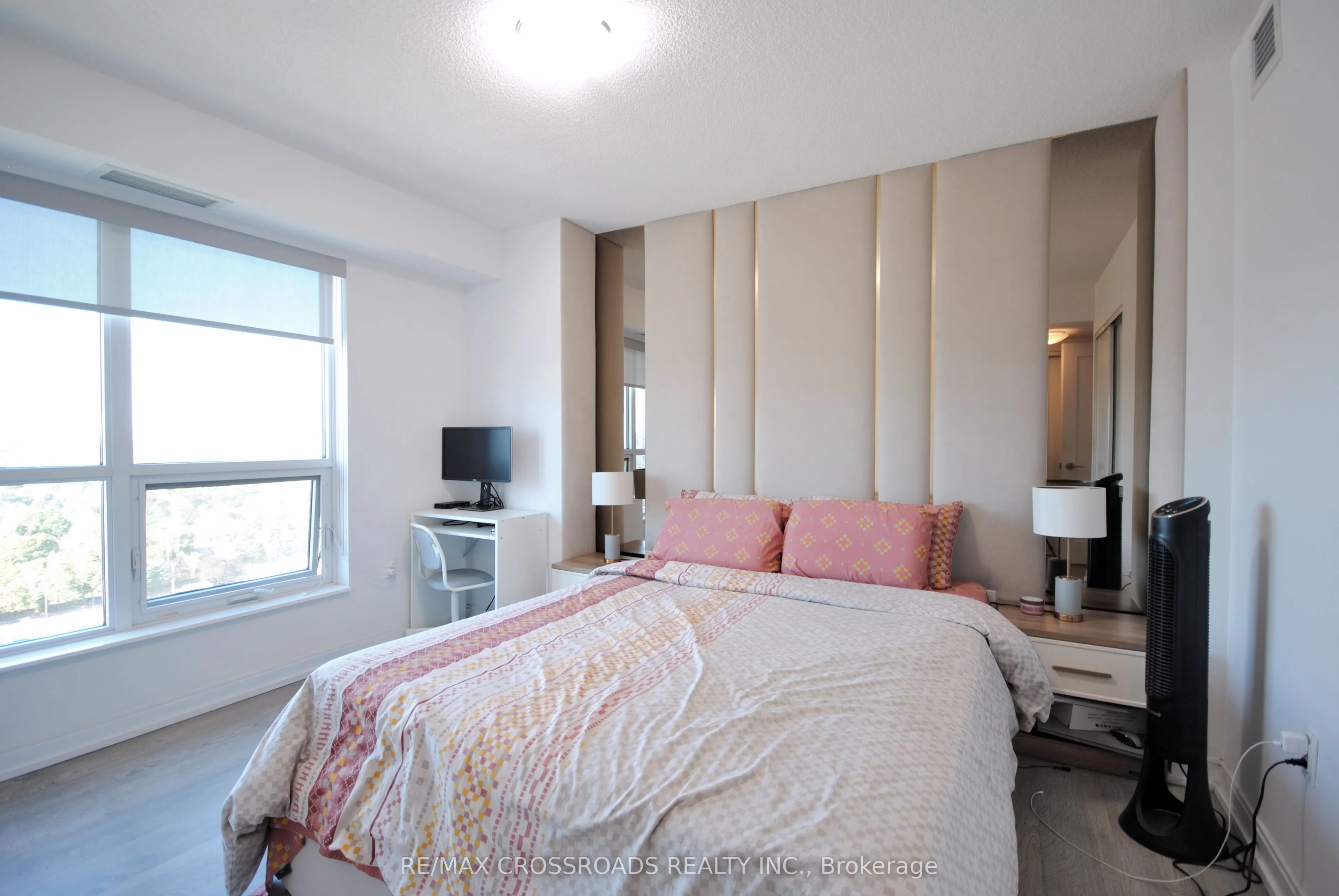 275 Village Green Square, #1722