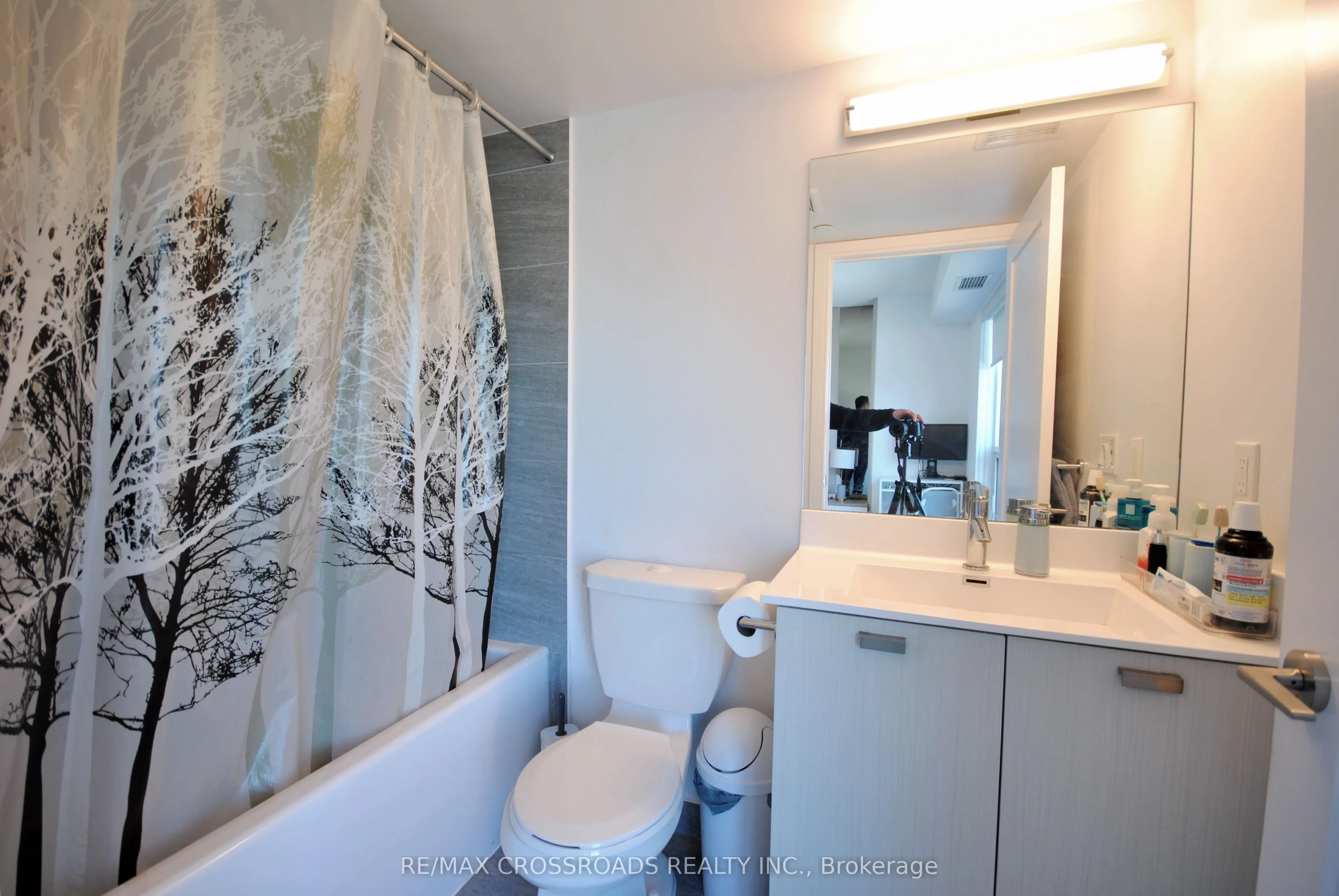 275 Village Green Square, #1722