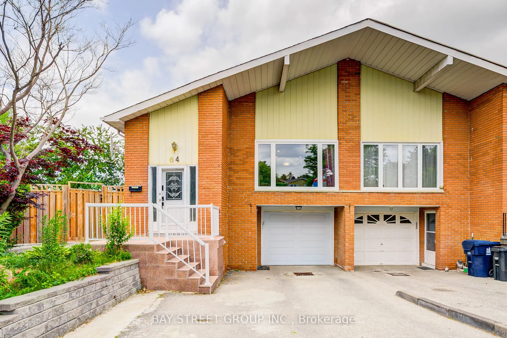 64 Rakewood Crescent