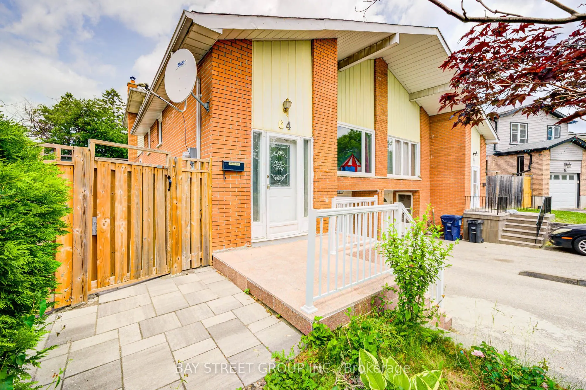 64 Rakewood Crescent