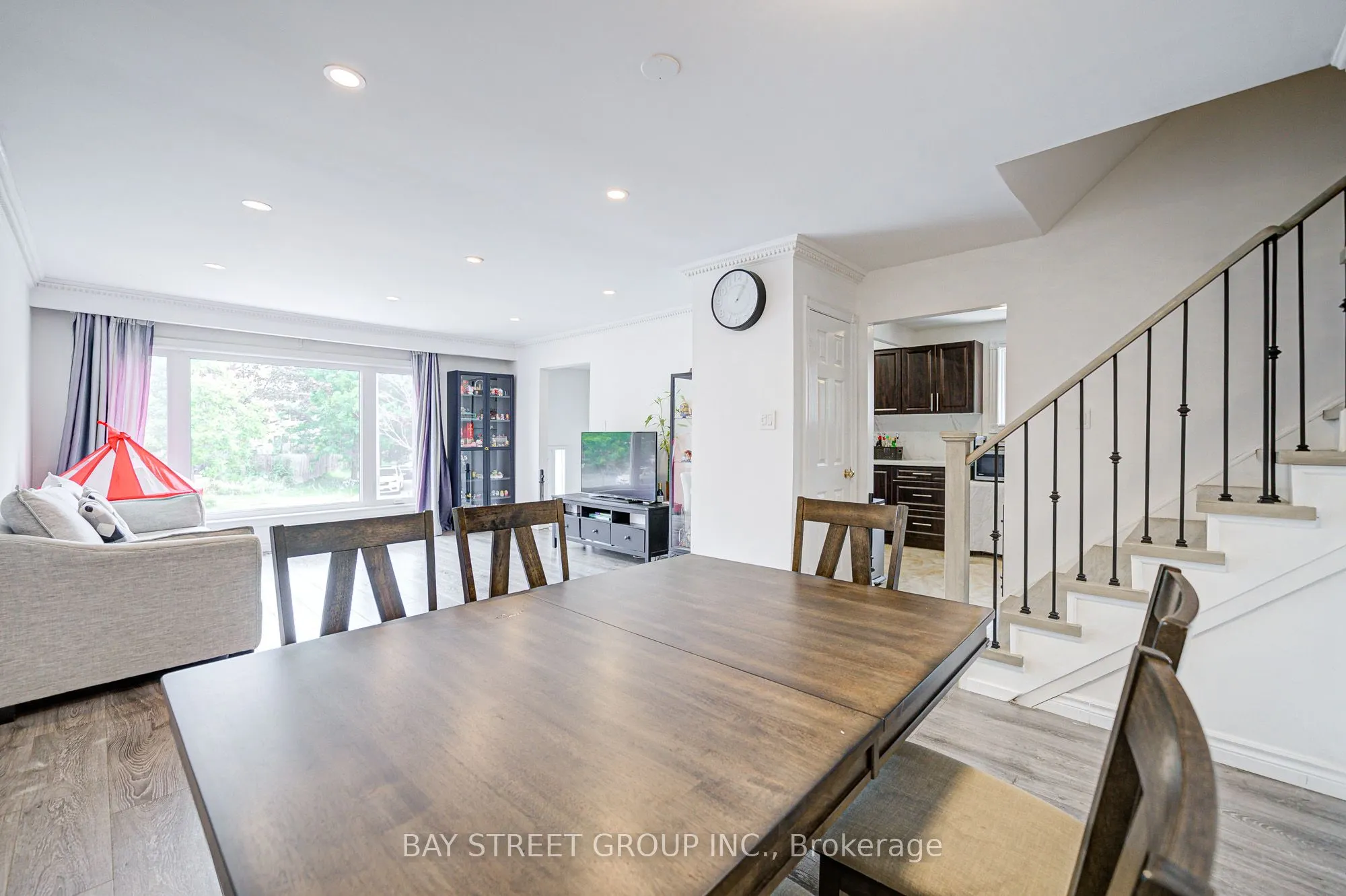 64 Rakewood Crescent
