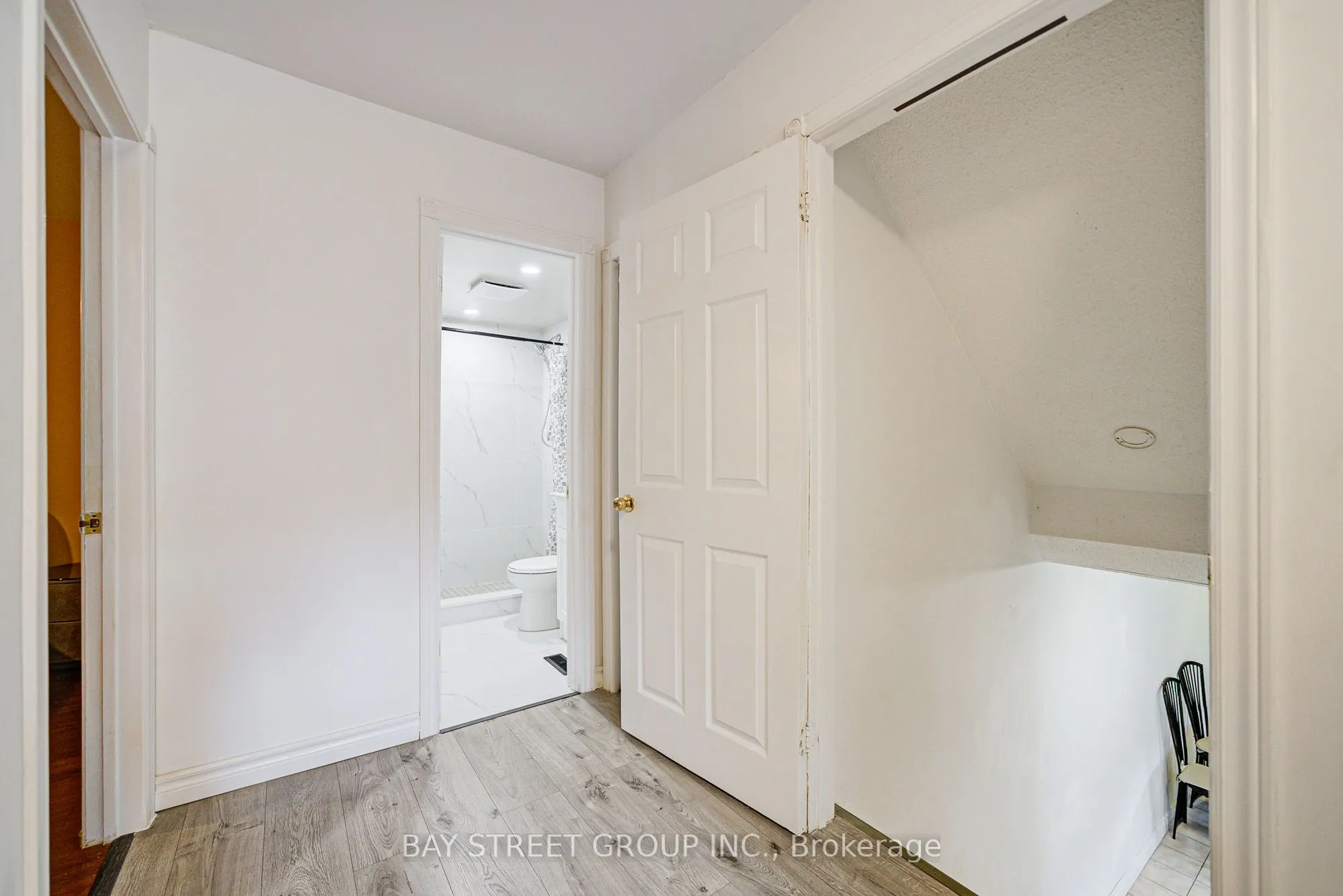 64 Rakewood Crescent
