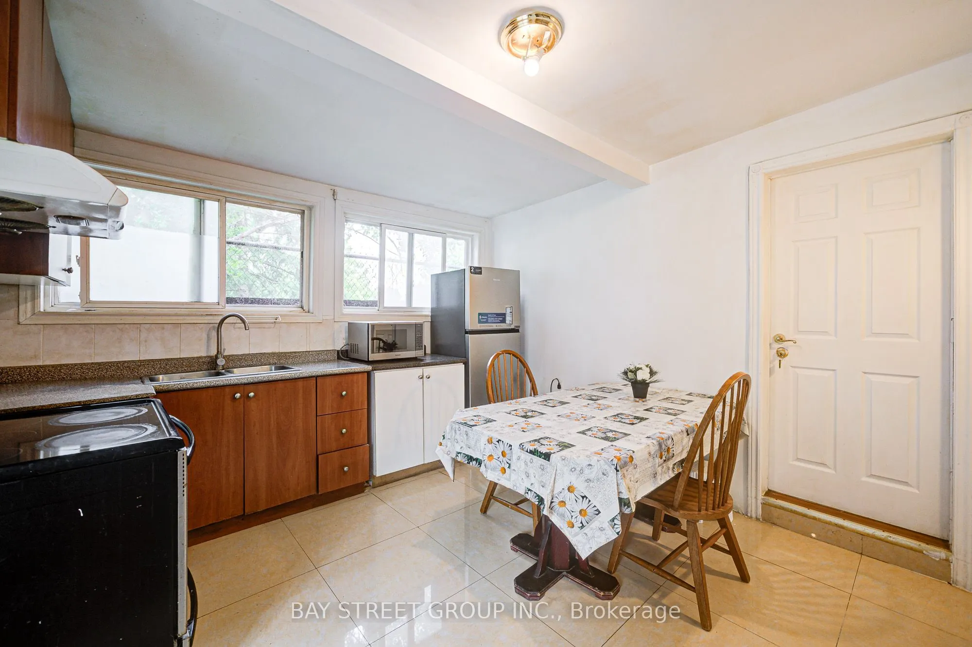 64 Rakewood Crescent