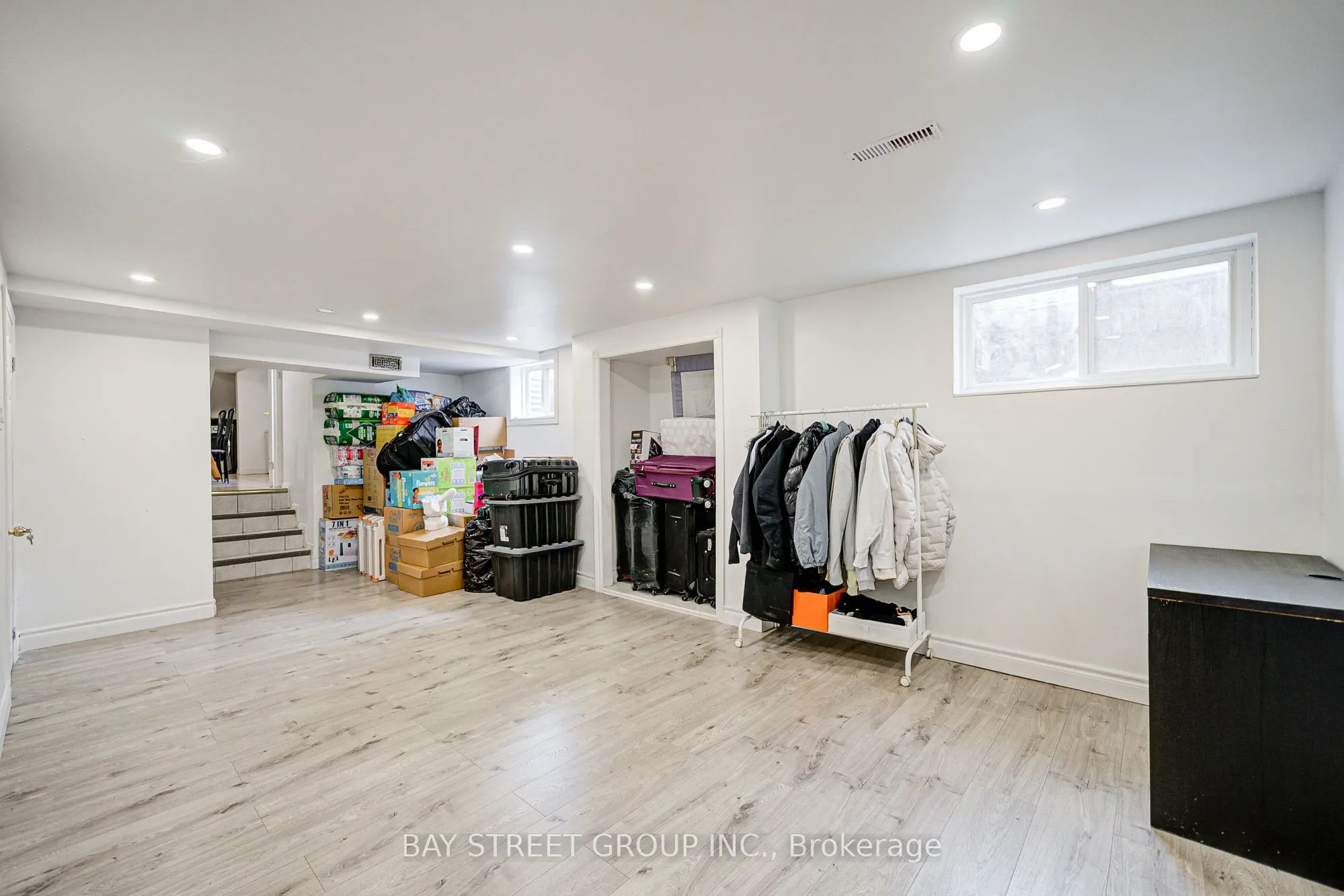 64 Rakewood Crescent