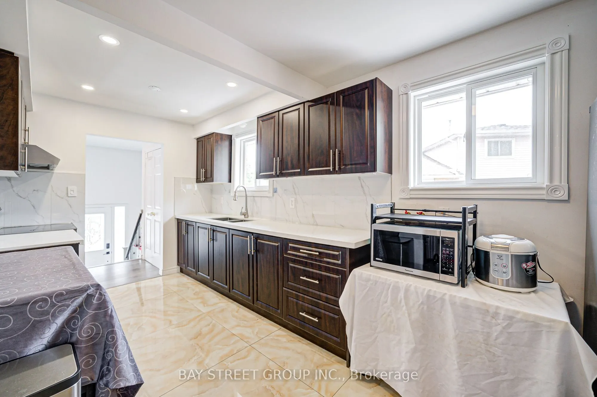 64 Rakewood Crescent